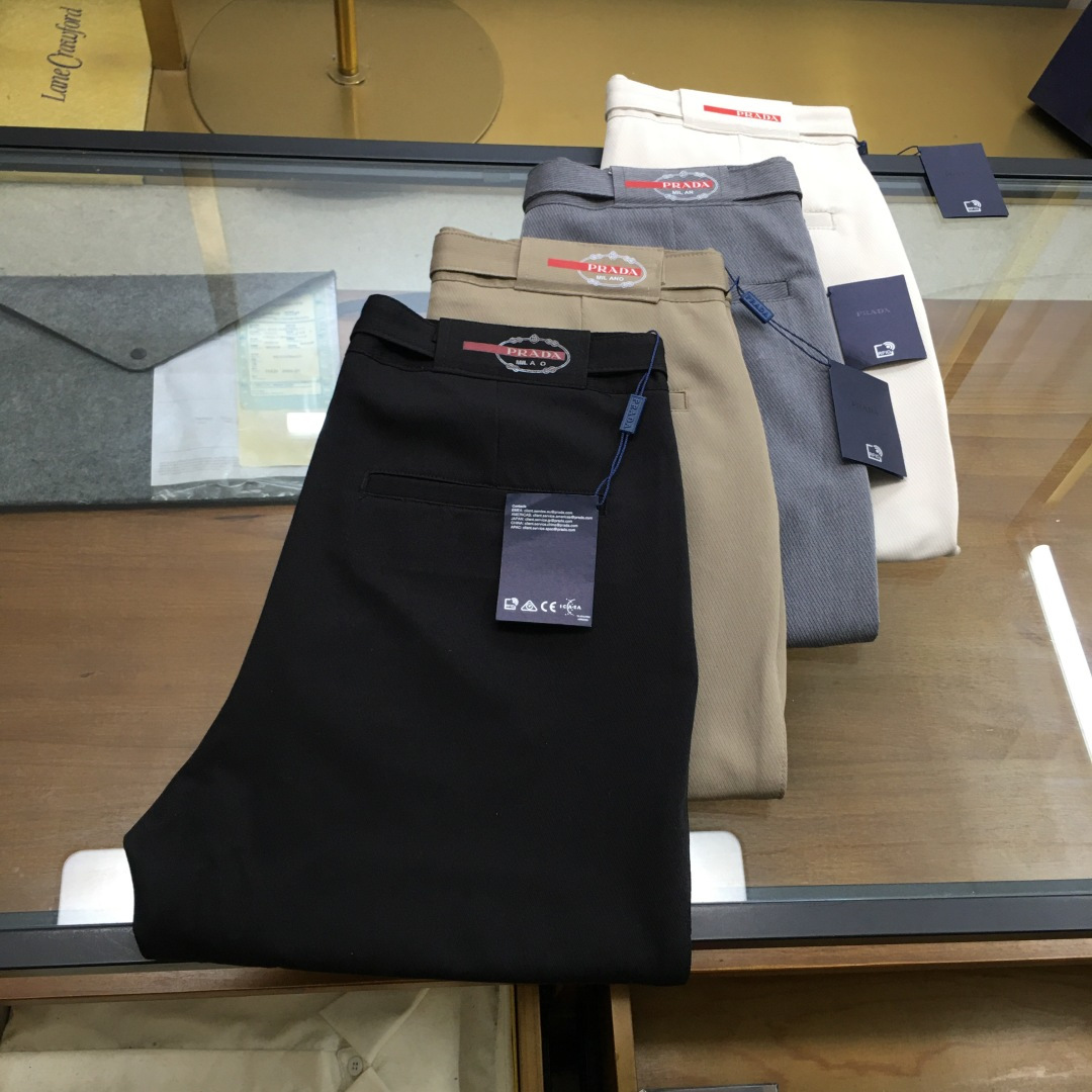 NO:517977,New product [Prad...] nine-point business pants 2025SS early autumn new product Original single men's casual nine-point business pants The type that must be released every season, the hot-selling ace item that needs no doubt, conforms to the best matching color number of the four seasons. The overall style continues the tone of SLP, and integrates a variety of arts and esthetics throughout the body, creating an unruly and individual style!  The details are excellent, very sophisticated, and the auxiliary materials are all supplied to customers. The metal chain strongly demonstrates the brand identity!  The heavyweight Xinjiang cotton fabric is very excellent in washing and impeccable!  The style is reasonable, the three standards are complete, and the details are perfect!  Four colors into size 28/29/30/31/32/33/34/36/38.,loro piano,prada,alexander wang19860909新品【Prad...】九分商务裤 2025SS早秋新品 原单男士休闲九分商务裤 每季必出的类型,无需质疑的热卖王牌单品,符合四季最佳的搭配色号 整体的风格延续了SLP的基调,通体融入了多种工艺美学,浑然天成,缔造出不羁与个性的风格！细节方面极为出色,非常匠心考究,通体的辅料皆为客供 金属链条有力彰显了品牌身份！重磅的新疆棉面料,水洗相当出色,无可挑剔！版型剪裁合理,三标齐全,细节完美！ 四色入 尺码28/29/30/31/32/33/34/36/38 .,,loro piana,prada,alexander wang,Men's clothing
