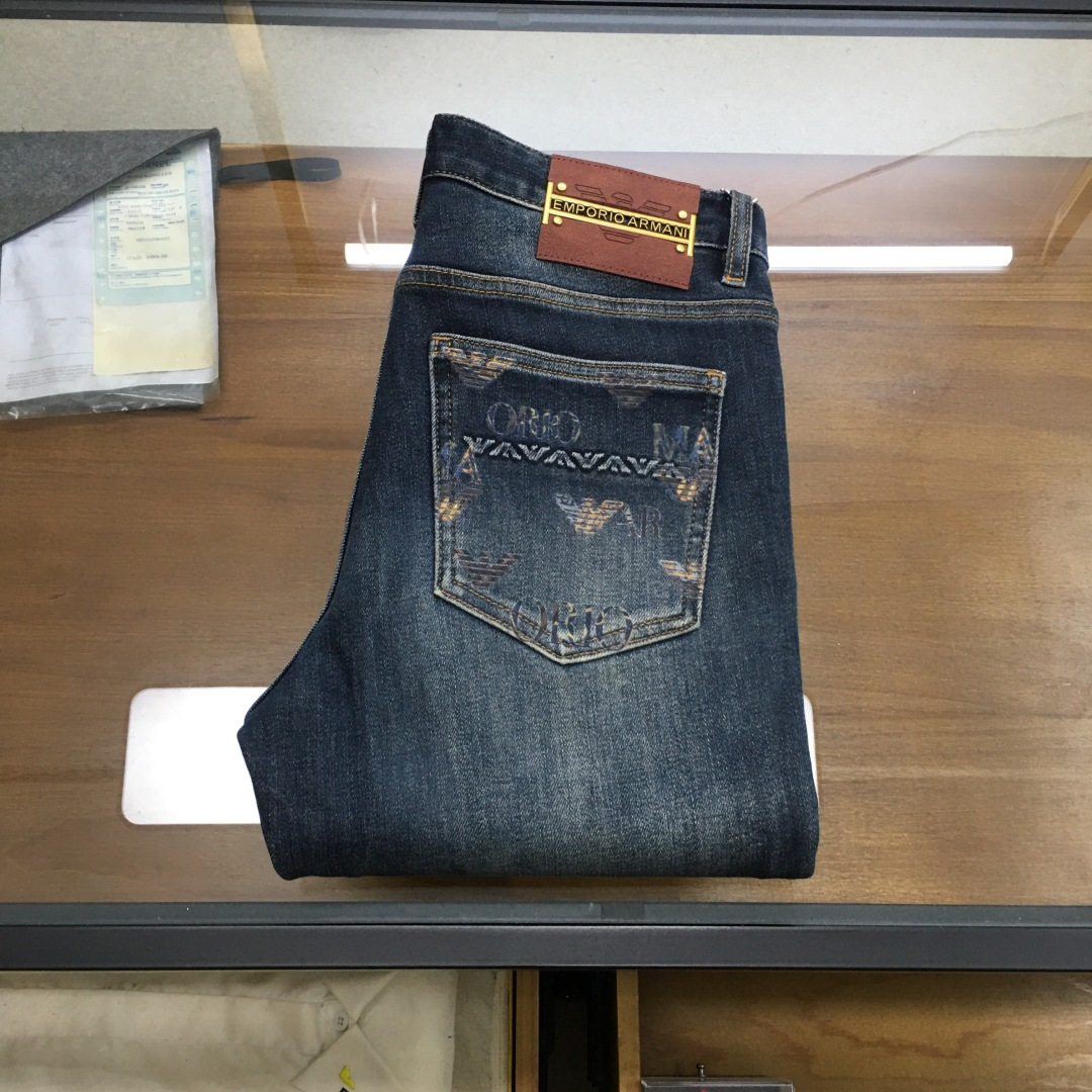 NO:510714,New denim [Aman..i] High-end customization, the latest jeans in 2025 autumn and winter, released at the counter simultaneously, original custom reproduction, customer-supplied hardware and accessories, original quality, imported fixed-color denim fabric, heavy-industrial washing, fine workmanship and excellent upper body!  Preferred single items: 29-38, 37, jeans, alexander wang19860909新品牛仔【Aman..i】 高端定制、2025秋冬最新款牛仔裤 柜台同步发售 原版定制复刻 客供五金辅料 原单品质 进口固色牛仔面料 重工洗水 做工走线精细 上身绝佳！优选单品 码数29-38无37,,jeans,alexander wang,Men's clothing