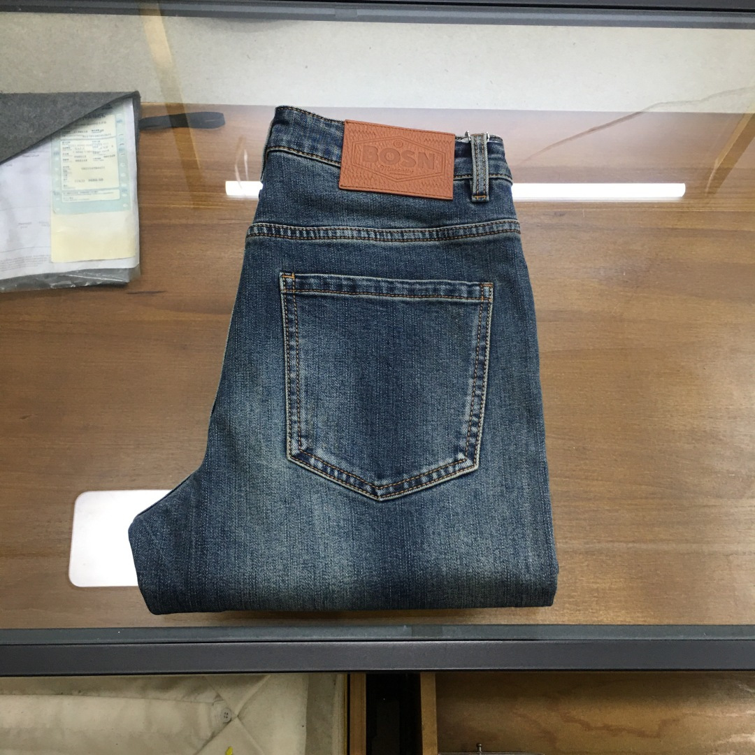 NO:510708,New denim [BOSS] High-end customization, the latest jeans in 2025 autumn and winter, released at the counter simultaneously, original custom reproduction, customer-supplied hardware and accessories, original quality, imported fixed-color denim fabric, heavy-industrial washing, fine workmanship and excellent upper body!  Preferred single items: 29-38, 37, jeans, alexander wang19860909新品牛仔【BOSS】 高端定制、2025秋冬最新款牛仔裤 柜台同步发售 原版定制复刻 客供五金辅料 原单品质 进口固色牛仔面料 重工洗水 做工走线精细 上身绝佳！优选单品 码数29-38无37,,jeans,alexander wang,Men's clothing