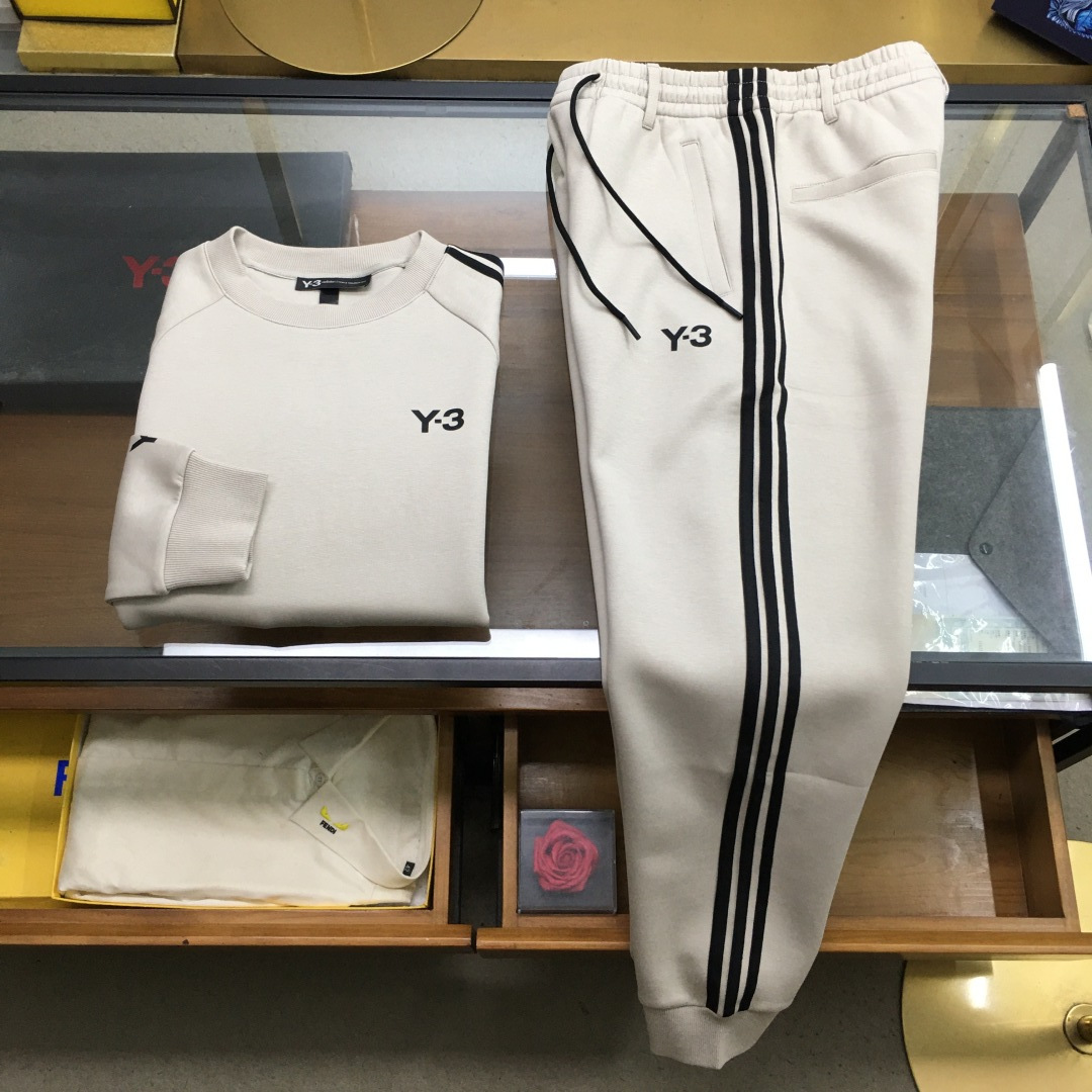 NO:516084,New product suit tops P 'Y-3' sold Autumn and Winter/AW Y*3 Classic three-bar pressing logo sweatshirt and pants set in the classic counter synchronized, professional customization of original seven-meji double-sided fabric, distinguishing the worries of wool sweatshirt fabric from wool, front and cuffs 3M silicone LOGO, classic three-bar contrasting strip decoration on the left arm, emphasizing style, hot style, apricot color, black M-3XL..., hoodie, sweatshirts, alexander wang19860909新品套装上衣裤P《Y-3》拆卖 秋冬/AW Y*3 家经典中的经典三条杠压条logo卫衣卫裤套装 专柜同步,专业定制原版级七明治双面面料,区别毛圈卫衣面料掉毛烦恼,前幅与袖口3M硅胶LOGO,左侧臂经典的三条撞色压条装饰,强调风格 爆款爆 杏色,黑色M-3XL..,,hoodie,sweatshirts,alexander wang,Men's clothing