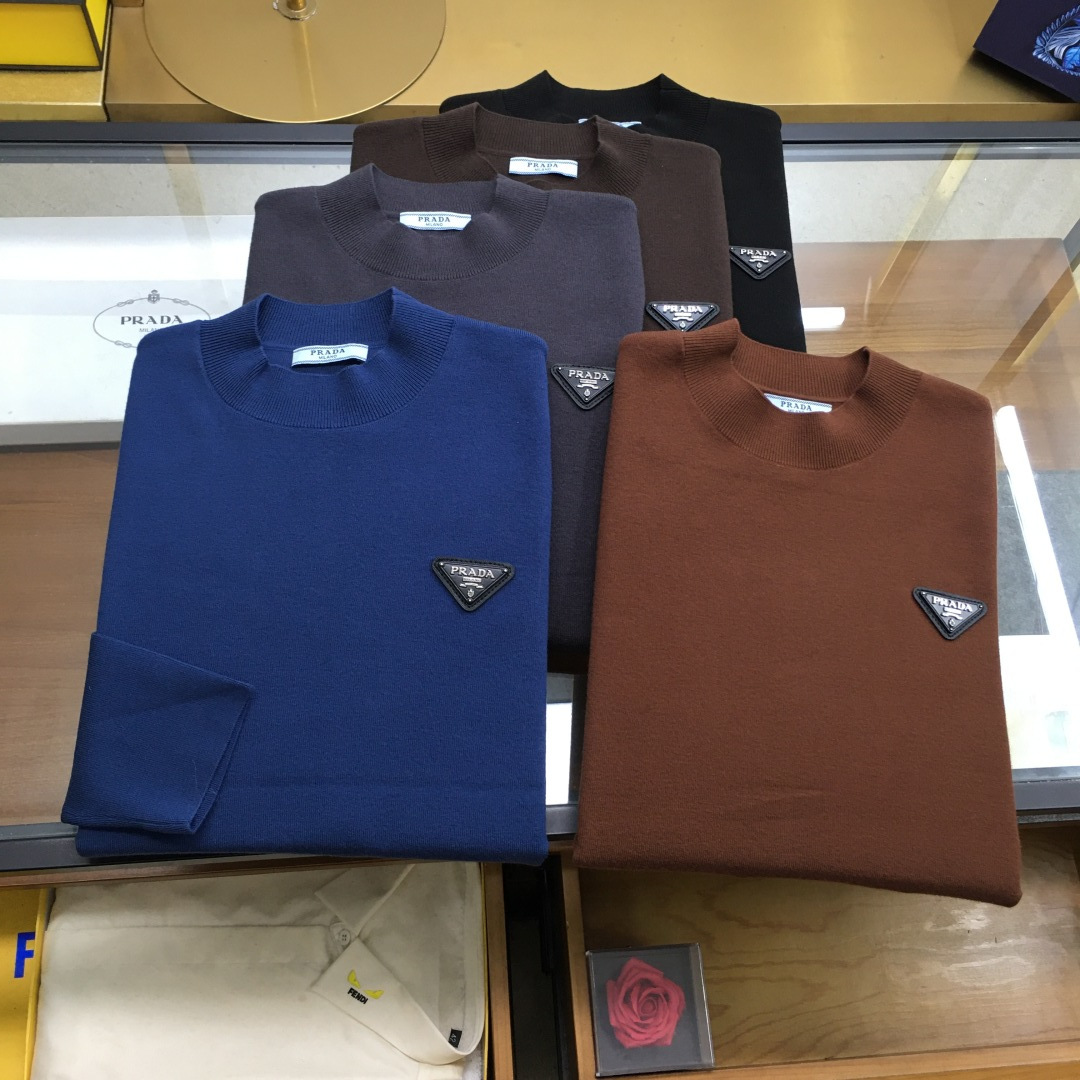 NO:648589,High-end sweater 'Prad..' available next day. The latest autumn and winter men's half-turtleneck sweater with embroidered logo. The whole sweater is made of pineapple knitting method. It looks very full and delicate when worn on the body. The simple high-end style looks particularly subtle and restrained.  Elegant and elegant; the iconic embroidered logo on the chest brings a strong visual effect. It is matched with exquisite 3D three-dimensional embroidery technology. It is concave and convex, full and stylish. It has a high degree of brand identity, bright spots, details and quality. It is a ceiling-level luxury product!  The fabric is 48 merino wool and other high-quality materials. It feels tight and elastic, delicate and soft, comfortable and skin-friendly. The upper body has a particularly good three-dimensional sense. There is no sense of binding when worn close to the body. The drape is also great. It does not pill and deform after long-term wear and washing. Sizes M-3XL (the model is 172 cm and 148 pounds, and the size L is suitable when trying on it. 3xl can wear 195-200 pounds)  5 colors: black, gray, burgundy, caramel, blue., prada, sweaters, alexander wang19860909高端毛衣《Prad..》隔天货 秋冬最新绣标logo男士半高领毛衣,整衣采用菠萝针织法,穿在身上看,非常饱满精致,简约高端风格显得格外含蓄内敛, 斯文雅致；胸前标志性刺绣logo徽标,带来强烈的视觉效果,搭配精致3D立体刺绣工艺,凹凸有致,饱满有型,品牌标识度极高,有亮点有细节有品质,天花板级的顶奢尚品！面料48美丽诺羊毛优质其他,手感紧密高弹,细腻柔软,舒适亲肤,上身立体感特别好,贴身穿着也毫无扎感,垂坠感也超赞,久穿久洗不起球不变形. 尺码M-3XL（模特172厘米148斤试穿L码合适,3xl能穿195-200斤） 5个颜色黑色,灰色,酒红,焦糖色,蓝色.,,prada,sweaters,alexander wang,Men's clothing