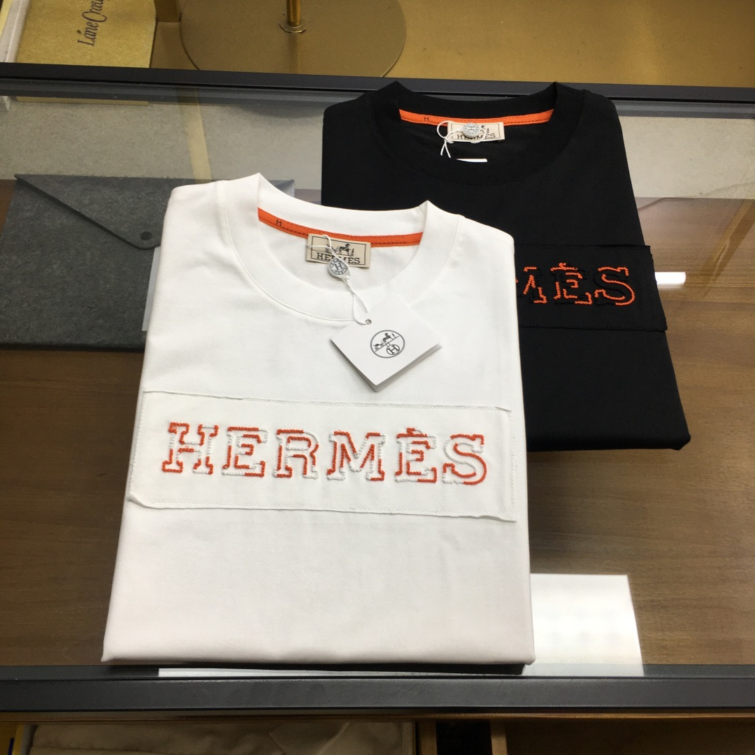NO:834852,New product 'HERM' advanced customization!  2026 spring and summer new short-sleeved style. This T-shirt is a new product in the summer men's wear series. It is carefully made of imported fabrics with mercerized technology and has a heavy three-dimensional logo to add a casual style. Size M-3XL Recommended reference card M120 catties or less (including 120 catties) L121-140 catties XL141-catties 2XL161-180 catties  3XL181—200 pounds,,hermes,T-shirt,tees,t-shirt,19860909新品《HERM》 高级定制！ 2026春夏季新款短袖.这款T恤是夏季男装系列新品,采用丝光工艺进口面料精心制作,重工立体Logo,增添休闲风范.码数 M-3XL 推荐参考咔 M120斤以内（含120斤） L121—140斤 XL141—斤 2XL161—180斤 3XL181—200斤,,hermes,T-shirt,tees，t-shirt,,Men's clothing