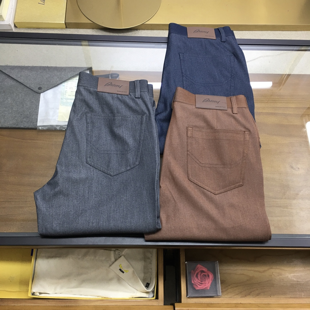 NO:914445,New products at the counter [Brio] 2026 spring and summer counter new business casual pants high-end version!  Custom-made fabrics at the counter are highly breathable and comfortable, with impeccable details and brand element design concepts, reflecting high quality. It feels delicate and soft!  It presents a casual cut and the upper body shape is awesome!  Code number: 30-40【37.39】,,19860909专柜新品【布里奥】 2026春夏专柜新款商务休闲裤 高端版本！专柜定制面料 透气舒适度高,细节无可挑剔,品牌元素设计理念,体现高品质.手感细腻柔软！呈现休闲裁剪,上身版型超赞！码数: 30-40【37.39】,,,Men's clothing