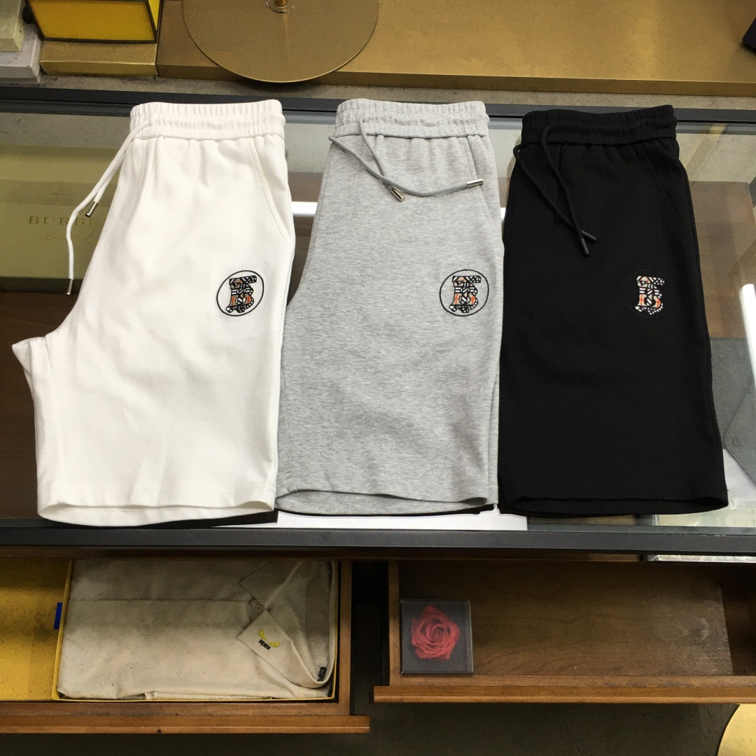 NO:914419,New shorts 'Burber..y' 2026 new summer men's casual shorts, advanced custom-made pure cotton breathable fabric, extremely breathable and micro-elastic, with extremely high comfort, impeccable details, top-grade accessories, original hardware design concept, delicate and soft feel!  The upper body fit is awesome!  Size M-3xl,,burberry,shorts,19860909新品短裤 《Burber..y》 2026夏季新款男士休闲短裤,高级定制纯棉透气面料 透气微弹舒适度极高,细节无可挑剔,顶级辅料配备,原版五金设计理念,手感细腻柔软！上身版型超赞！尺码M-3xl,,burberry,shorts,,Men's clothing