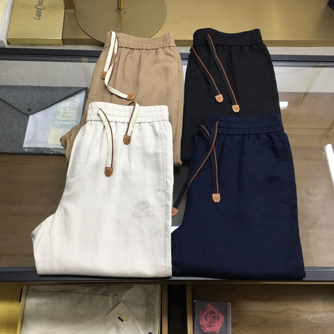 NO:848523,New products in the counter 'LP...' 2026 spring and summer counter new men's casual pants, advanced custom-made breathable fabrics with high breathability, elasticity and comfort, impeccable details, top-grade accessories, original logo design concept, delicate and soft feel!  The upper body fit is awesome!  Size 48-56, please state your height and weight when ordering, loro piana,19860909专柜新品 《LP...》 2026春夏专柜新款男士休闲裤,高级定制面料透气面料 透气弹力舒适度极高,细节无可挑剔,顶级辅料配备,原版logo设计理念,手感细腻柔软！上身版型超赞！尺码48-56下单报身高体重,,loro piana,,Men's clothing