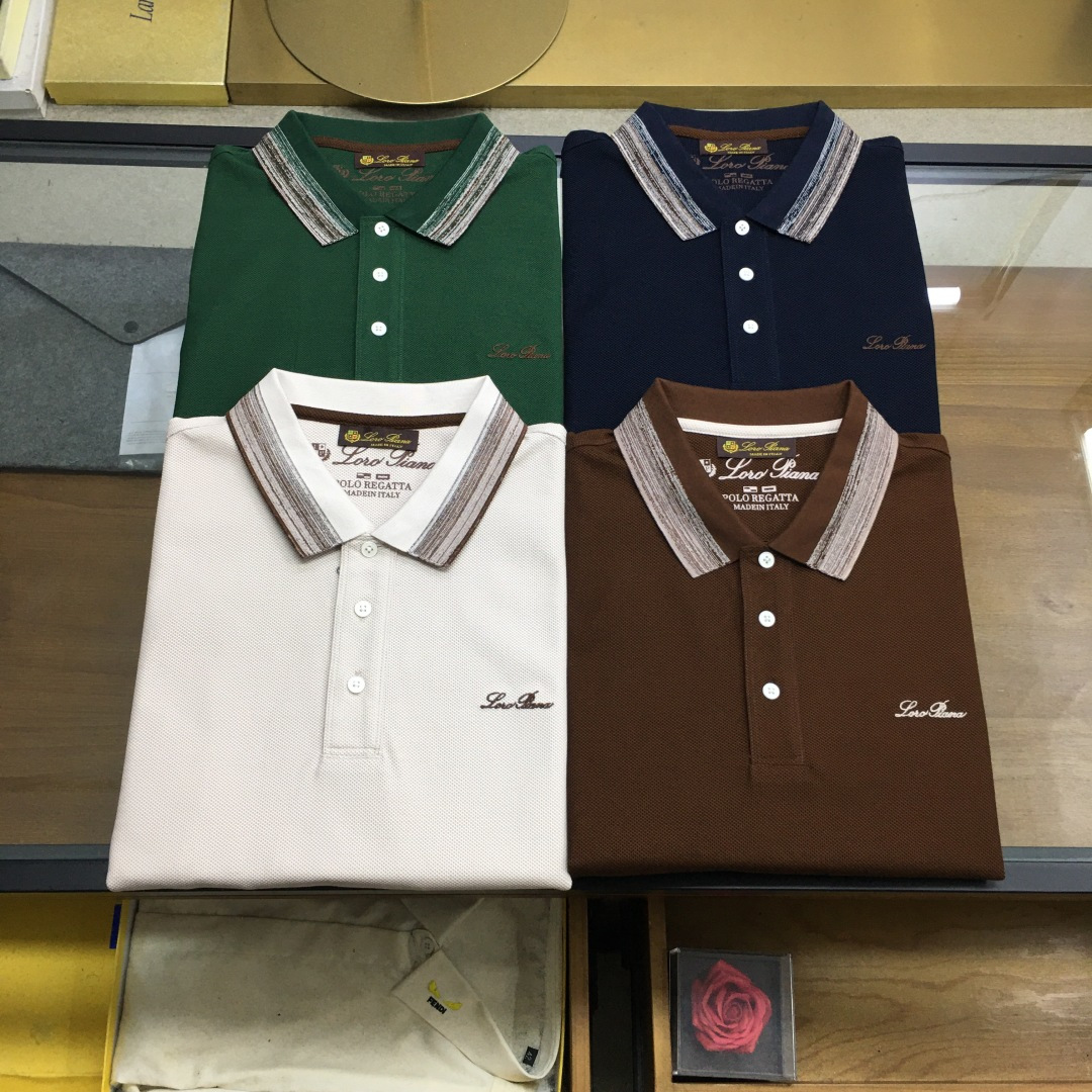 NO:911252,New counter product [LP] 2026 spring and summer counter new product lapel POLO short-sleeved T-shirt. The brand's unique talent lies in its unremitting pursuit of simple luxury. The value it embodies has always been regarded as an extraordinary enjoyment in daily life. It is selected and customized with pearl vermilion fabrics, three-dimensional concave and convex pineapple pattern texture, and visual upper class  It is rich in texture and grainy to the touch. The gap structure formed by jacquard weaving improves the breathability of the fabric. It is different from ordinary plain fabrics and has a fashionable design. It can also highlight the texture when made in solid colors. It adopts shaping technology to make it more energetic and capable to wear. The brand embroidery LOGO on the chest is exquisite and clear, highlighting the top brand craftsmanship and showing simplicity and elegance. It is the best choice for summer wear. Color Green Navy Beige Brown Code Number 48 50 52 54  56 58,,loro piana,T-shirt,tees,t-shirt,19860909专柜新品【LP】 2026春夏专柜新品翻领POLO短袖T恤,品牌其独特天赋在于对简约奢华的不懈追求,它所体现的价值一直被视为日常生活中的非凡享受,精选定制中珠朱地面料,立体的凹凸菠萝纹肌理,视觉上层 次丰富,触感有颗粒感,提花编织形成的缝隙结构提升了面料透气性,区别于普通平纹面料,自带时尚设计感,做纯色款也能凸显质感,采取定型工艺处理 穿着更显精神干练,胸口的品牌刺绣LOGO精美清晰,彰显顶级的大牌工艺,尽显简约高贵,是夏天穿搭的不二之选. 颜色 绿色 藏蓝 米白色 棕色 码数48 50 52 54 56 58,,loro piana,T-shirt,tees，t-shirt,,Men's clothing