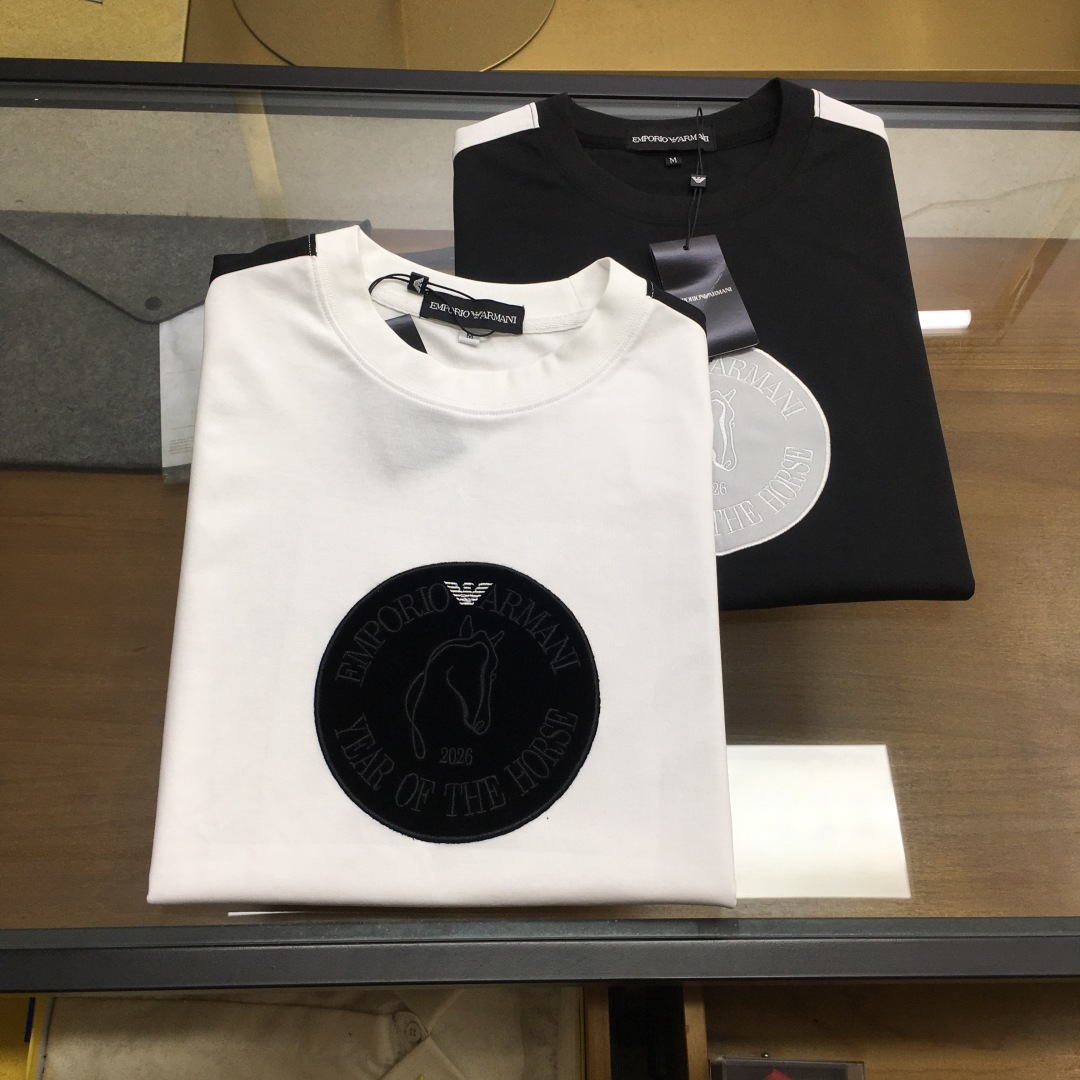 NO:848522,New product 'AMAN...i' Advanced customization!  2026 spring and summer new short-sleeved. This T-shirt is a new product in the summer men's wear series. It is carefully made of imported fabrics with mercerized technology and has a heavy three-dimensional logo, adding a casual style. Size M-3XL,, T-shirt, tees, t-shirt,19860909新品《AMAN...i》 高级定制！ 2026春夏季新款短袖.这款T恤是夏季男装系列新品,采用丝光工艺进口面料精心制作,重工立体Logo,增添休闲风范咔.码数 M-3XL,,T-shirt,tees，t-shirt,,Men's clothing