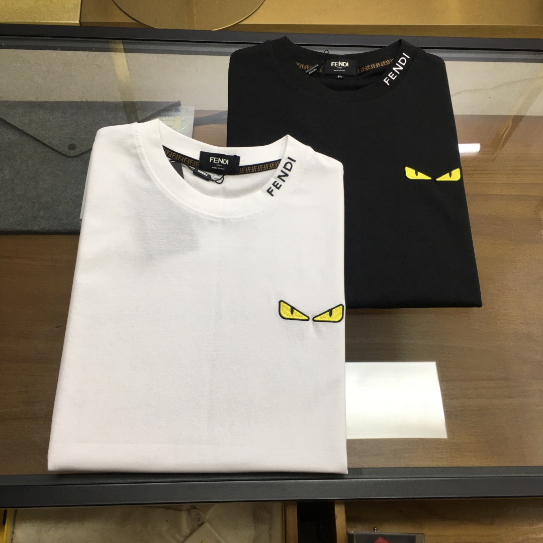 NO:848531,New product 'FEND' advanced customization!  2026 spring and summer new short-sleeved. This T-shirt is a new product in the summer men's wear series. It is carefully made of imported fabrics with mercerized technology and has a heavy three-dimensional logo, adding a casual style. Size M-3XL, fendi, T-shirt, tees, t-shirt,19860909新品《FEND》 高级定制！ 2026春夏季新款短袖.这款T恤是夏季男装系列新品,采用丝光工艺进口面料精心制作,重工立体Logo,增添休闲风范咔.码数 M-3XL,,fendi,T-shirt,tees，t-shirt,,Men's clothing