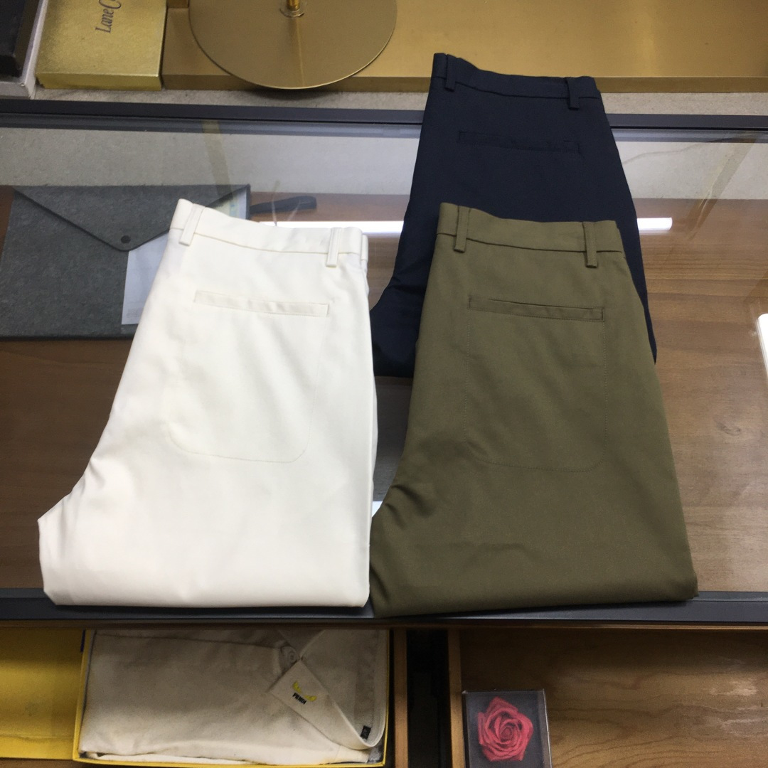 NO:955631,New products in the counter 'LP...' 2026 spring and summer counter new men's business casual pants, advanced custom-made original top-quality fabrics, extremely breathable, elastic and comfortable, impeccable details, top-grade accessories, original logo design concept, delicate and soft feel!  The upper body fit is awesome!  Size 30-4039.37 Please state your height and weight when placing an order, loro piana,19860909专柜新品 《LP...》 2026春夏专柜新款男士商务休闲裤,高级定制原版顶级面料 透气弹力舒适度极高,细节无可挑剔,顶级辅料配备,原版logo设计理念,手感细腻柔软！上身版型超赞！尺码30-4039.37下单报身高体重,,loro piana,,Men's clothing