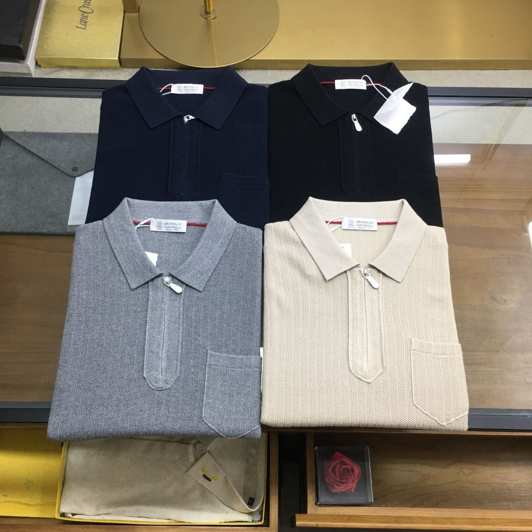 NO:955669,New products at the counter [BC] 2026 new counter products for men, high-end simple knitted Polo short-sleeved T-shirts, products from Hong Kong Matheson Channel, pure blood quality, spring and summer new styles, classic ace series!  A high-end, luxurious and platinum-level classic basic T-shirt. The all-over design perfectly integrates Italian aesthetics and inherits the genes of the Jay family. It takes a minimalist route and is in line with modern urban aesthetics!  The foot-length craftsmanship is exquisitely presented, and it is a soul-like existence, which effectively flaunts the brand identity and guarantees the quality of the craftsmanship!  The top-quality mulberry silk acetate Tencel blended fabric is supplied by customers. It selects the best cotton raw materials with excellent sunlight in the Nile River area. It is made through heavy custom weaving and dyeing in a century-old workshop, transforming the fabric into incomparable comfort. It is treated with mercerization process, has a slight ice feel, and is very skin-friendly. In addition, it has a full cotton feel and excellent breathability!  The details and craftsmanship are extremely exquisite, the color scheme is light and versatile, suitable for various daily outfits, and the mix and match compatibility is extremely high. It can be used in any occasion, business or leisure, and it is also very fashionable for street wear. It is an excellent must-have item for business and leisure wardrobes, and everyone has one!  Size M-3xL,,T-shirt,tees,t-shirt,19860909专柜新品【BC】 2026专柜新款男士高端简约针织Polo短袖T恤衫,香港洋行渠道货,纯正血统品质,春夏新款,经典王牌系列！ 高端奢华且白金级的一款经典基础款T恤,通体的设计完美融合意式美学,且传承了杰家族的基因,走极简主义的路线,符合现代都市审美！齐脚工艺精美呈现,属于灵魂式的存在,有力标榜了品牌身份,以及对工艺品质的保证！ 客供顶级桑蚕丝醋酸天丝混纺面料,甄选尼罗河区域光照极好的上等棉花原料,经过百年工坊重磅定织定染而成,将面料蜕变成无敌舒适,采用丝光工艺处理,略带冰感,亲肤性绝佳享受,此外棉感十足,透气性优越！ 细节工艺极为考究,配色轻熟百搭,符合日常各种穿搭,混搭兼容空间极高,驾驭任何场合,商务休闲皆可,出街潮搭亦非常时尚,衣橱商务休闲绝佳的必备单品,人手一件！尺码M-3xL,,T-shirt,tees，t-shirt,,Men's clothing