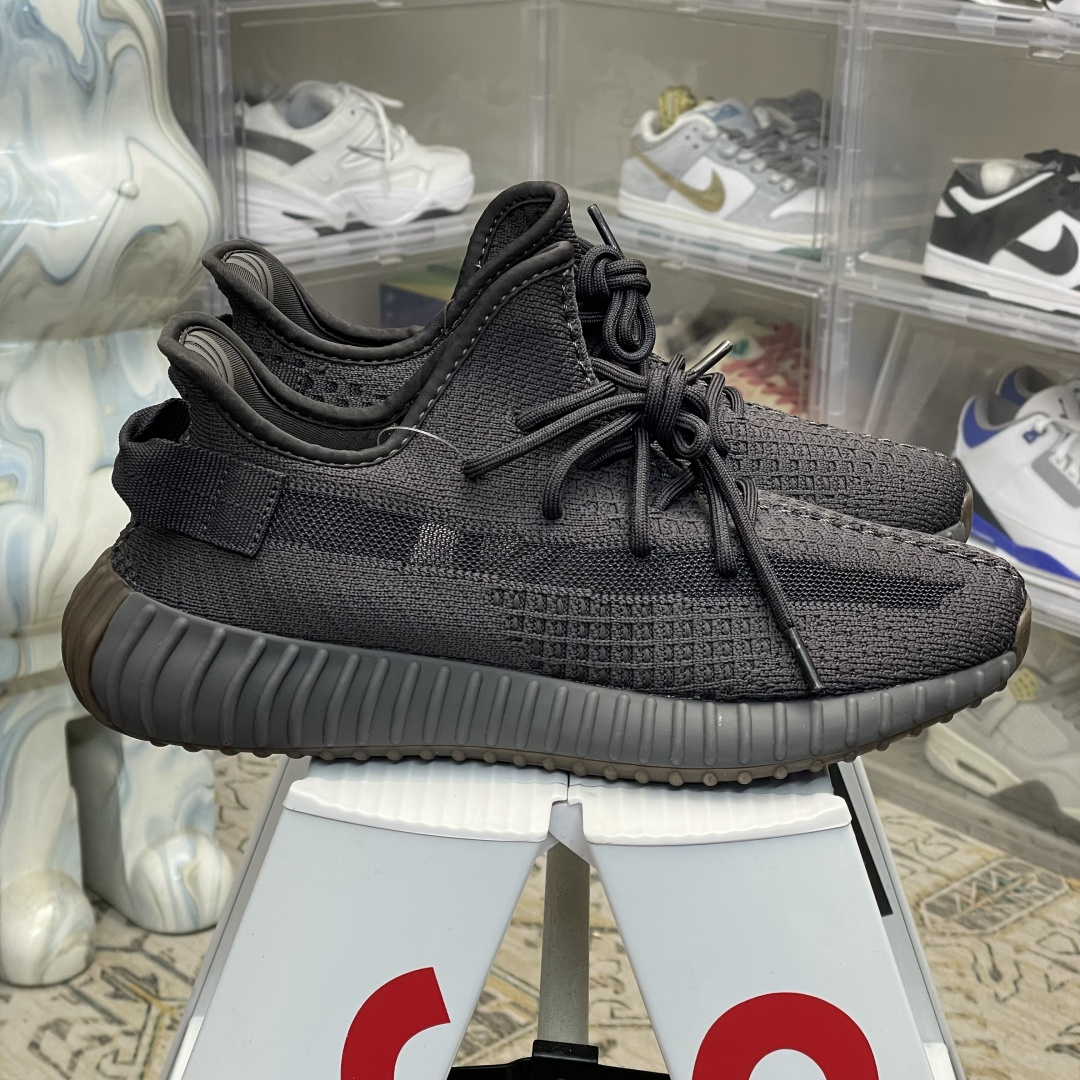 Yeezy 350V2″Cinder” FY2903