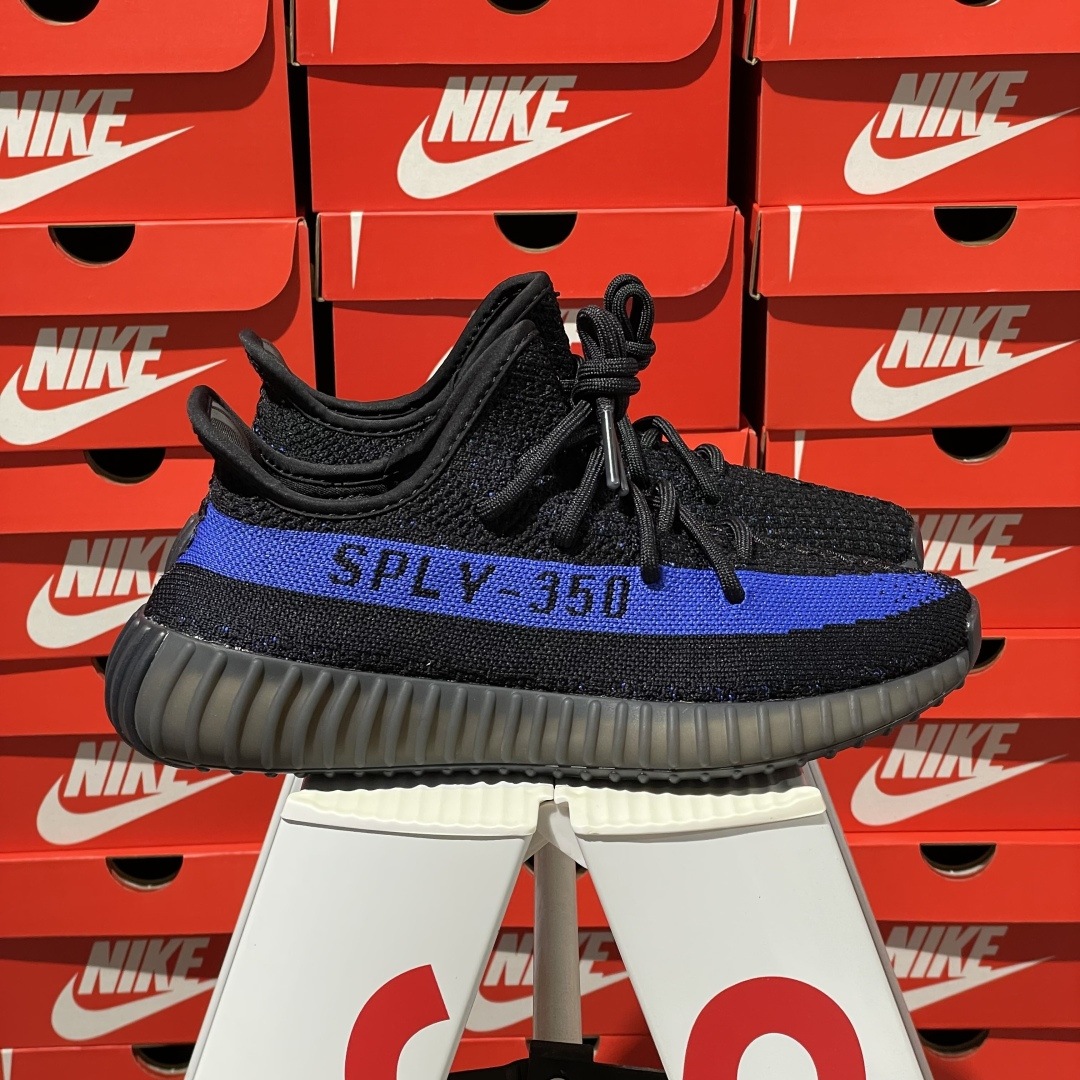 Yeezy Boost 350 V2″Dazzling Blue”  GY7164