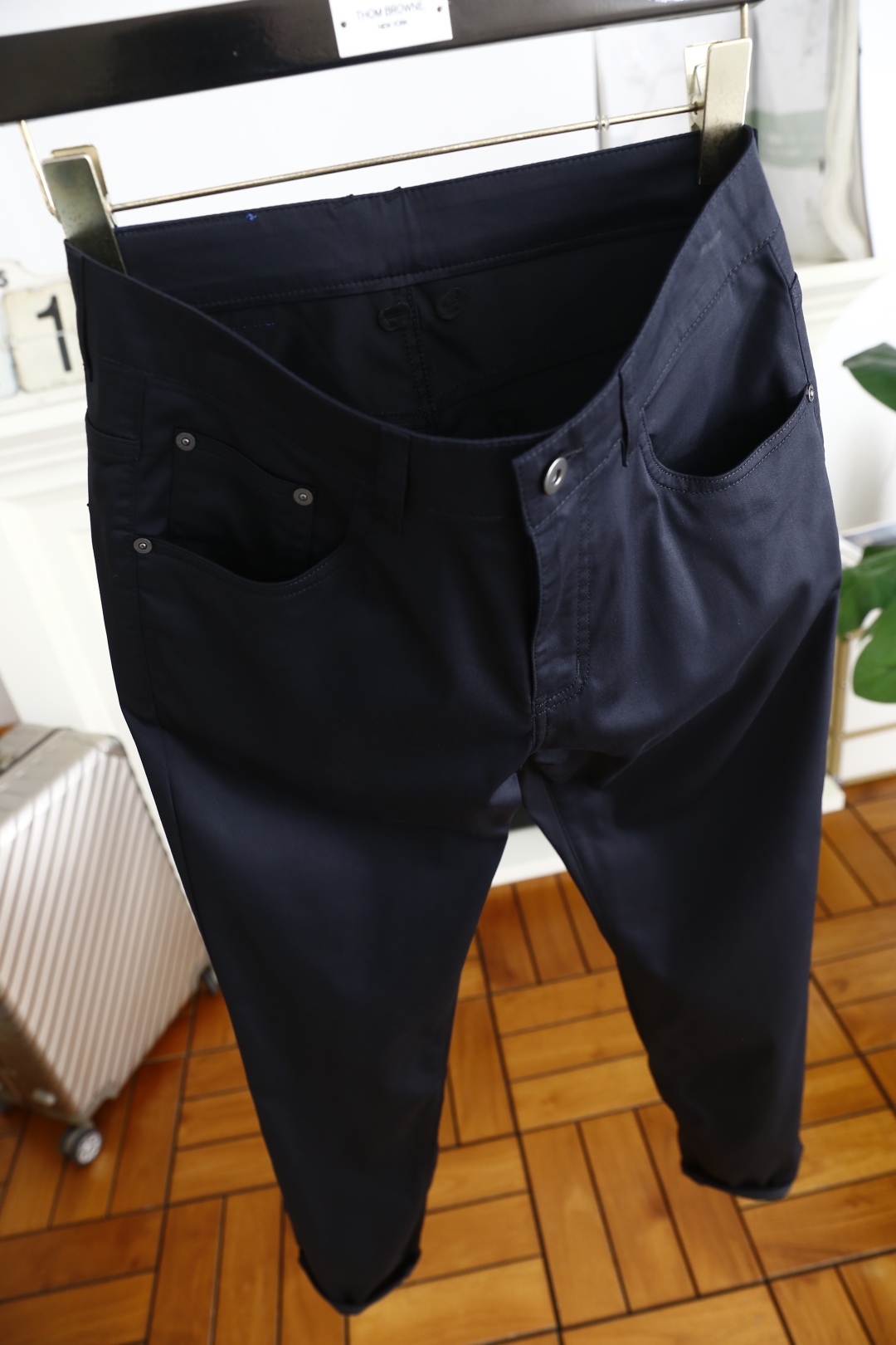 🔥巴宝丽/Burbe*ry.
25春季新品🆕时尚男士西裤！采用舒适棉质面料，奢华经典皮牌战马LOGO设计