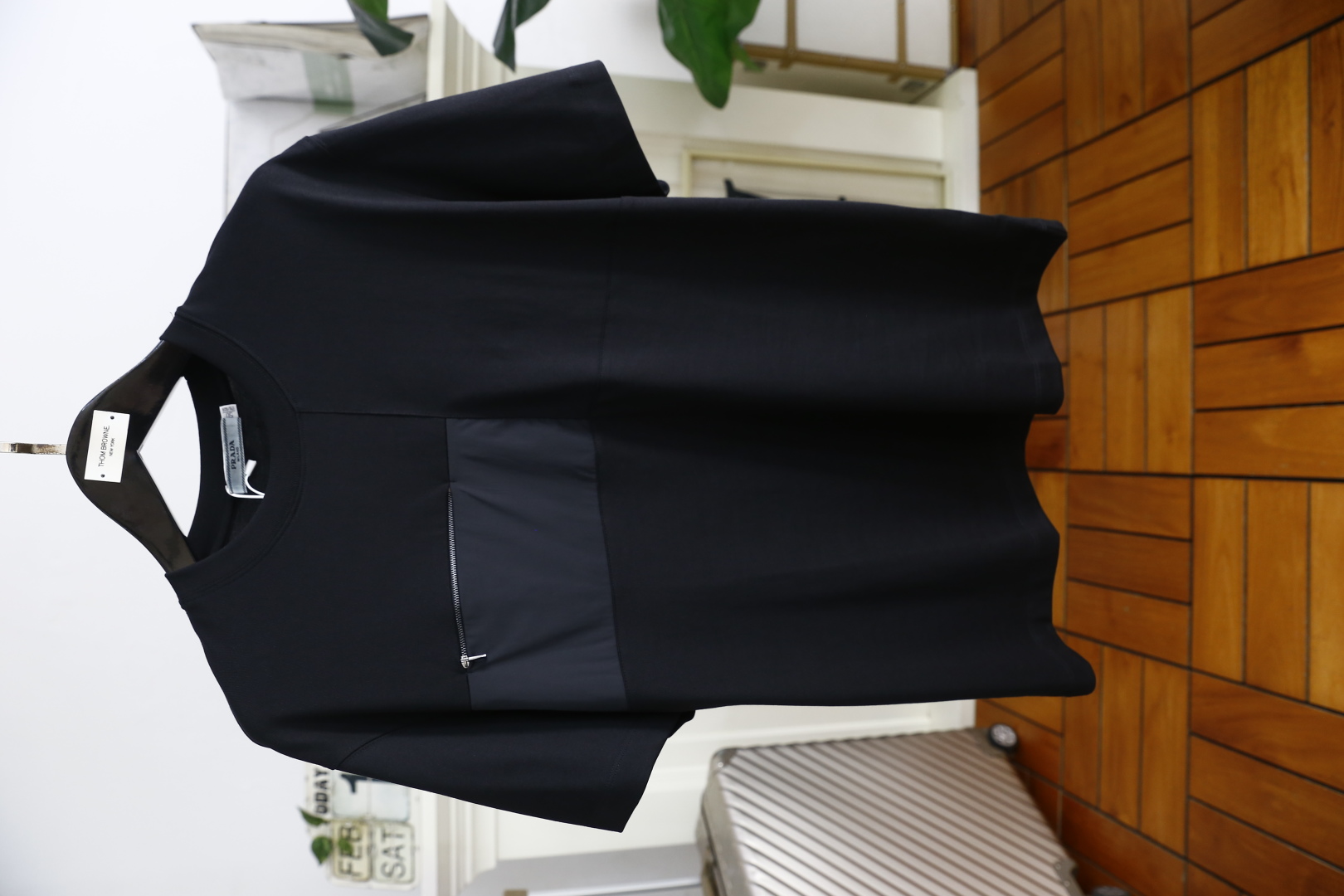 🔥普拉*/Pr*da.
2025春季新品男士圆领短袖🍃胸前奢华品牌三角标LOGO标识标注👍🏼上身就能体会