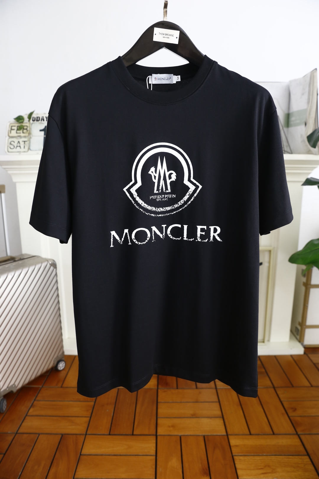 🔥蒙口/Mon*ler.
25春季新款！经典圆领男士短袖👍🏻时尚单品设计，更加时尚舒适，高标准定制，上身