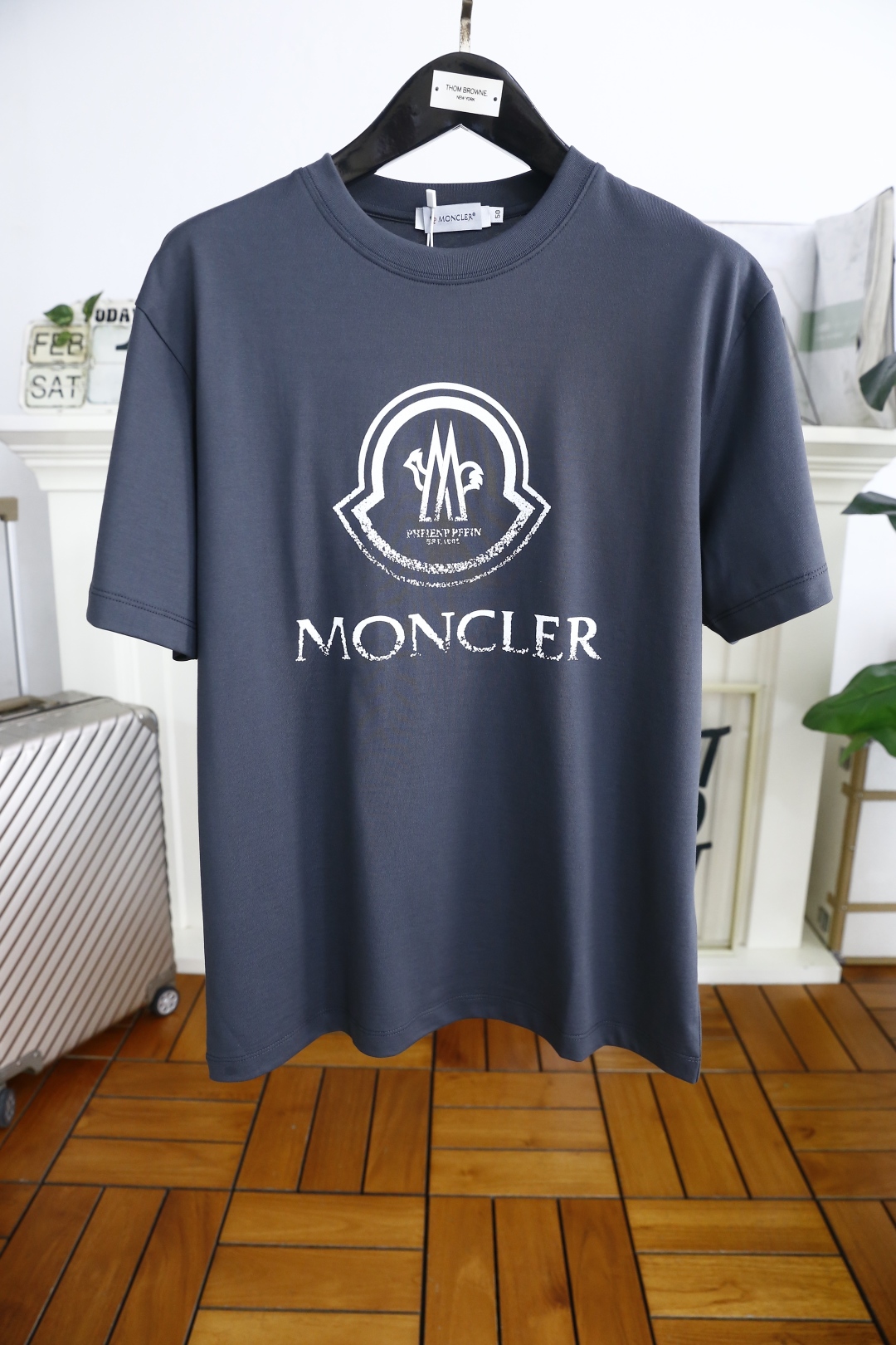 🔥蒙口/Mon*ler.
25春季新款！经典圆领男士短袖👍🏻时尚单品设计，更加时尚舒适，高标准定制，上身