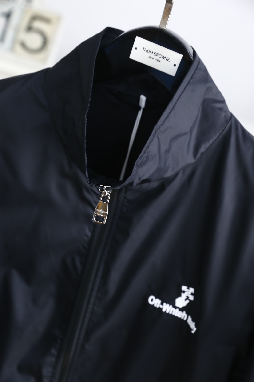🔥OFF.
2025春季新品男士夹克外套！贸易公司渠道货 人气极高的一款单品！时尚立领搭配👍🏼奢华经典品