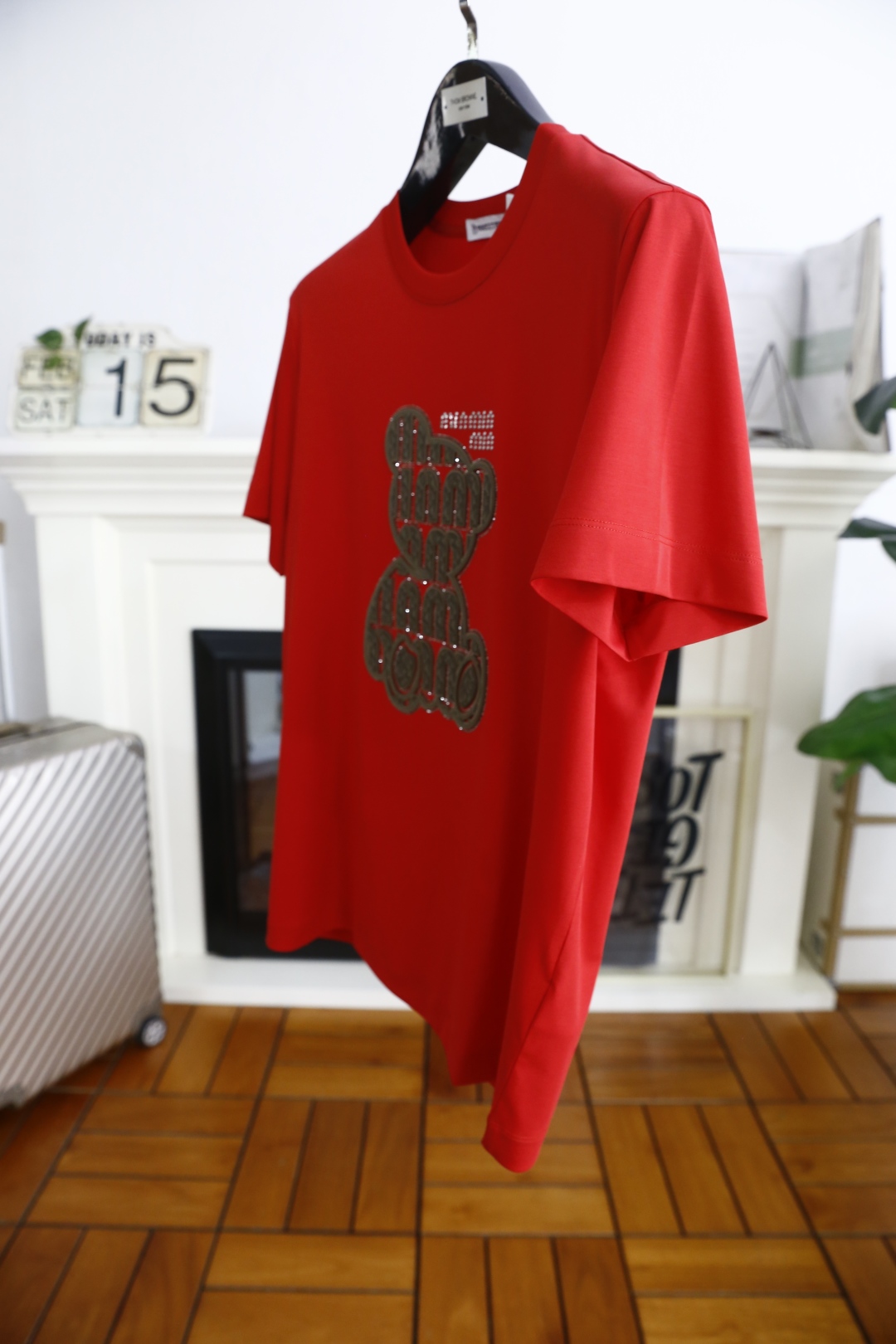 🔥MIUMIU.
2025春季新款！时尚男士休闲圆领短袖👍时尚单品设计，更加时尚舒适，高标准定制，上身非