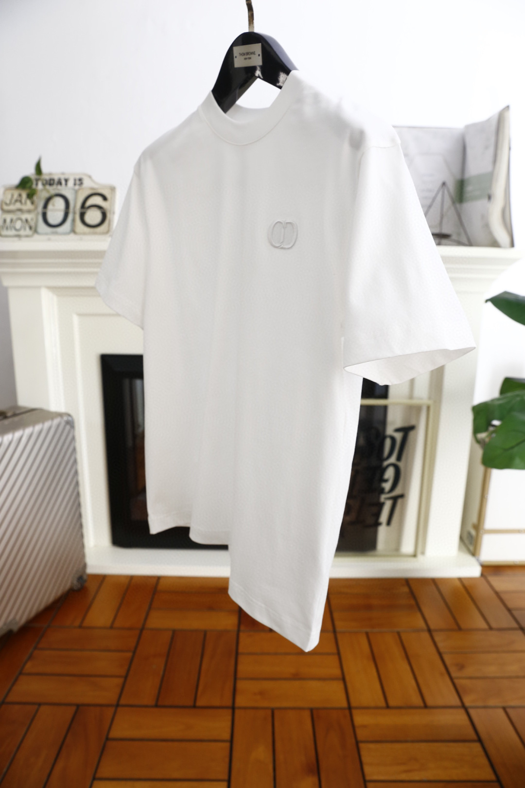 🔥迪奥/Christian D*or.
25早春新品！时尚男士圆领短袖🍃胸前奢华经典品牌LOGO标识标注