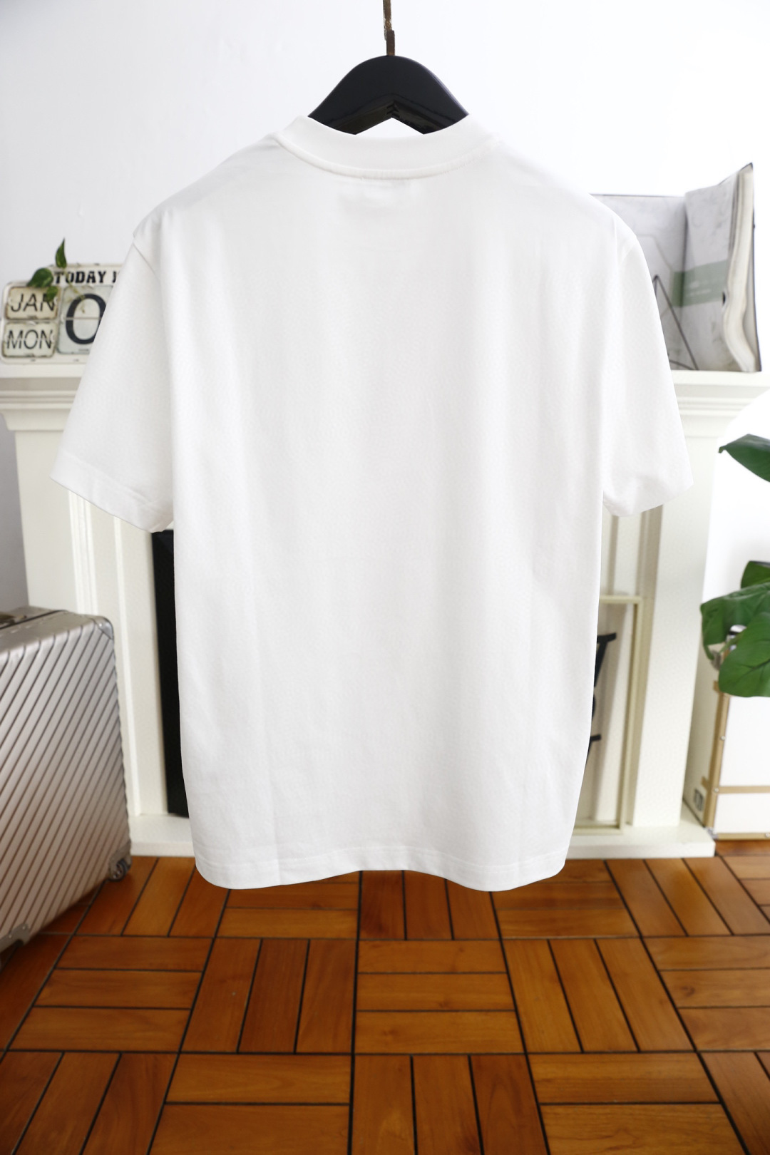 🔥迪奥/Christian D*or.
25早春新品！时尚男士圆领短袖🍃胸前奢华经典品牌LOGO标识标注