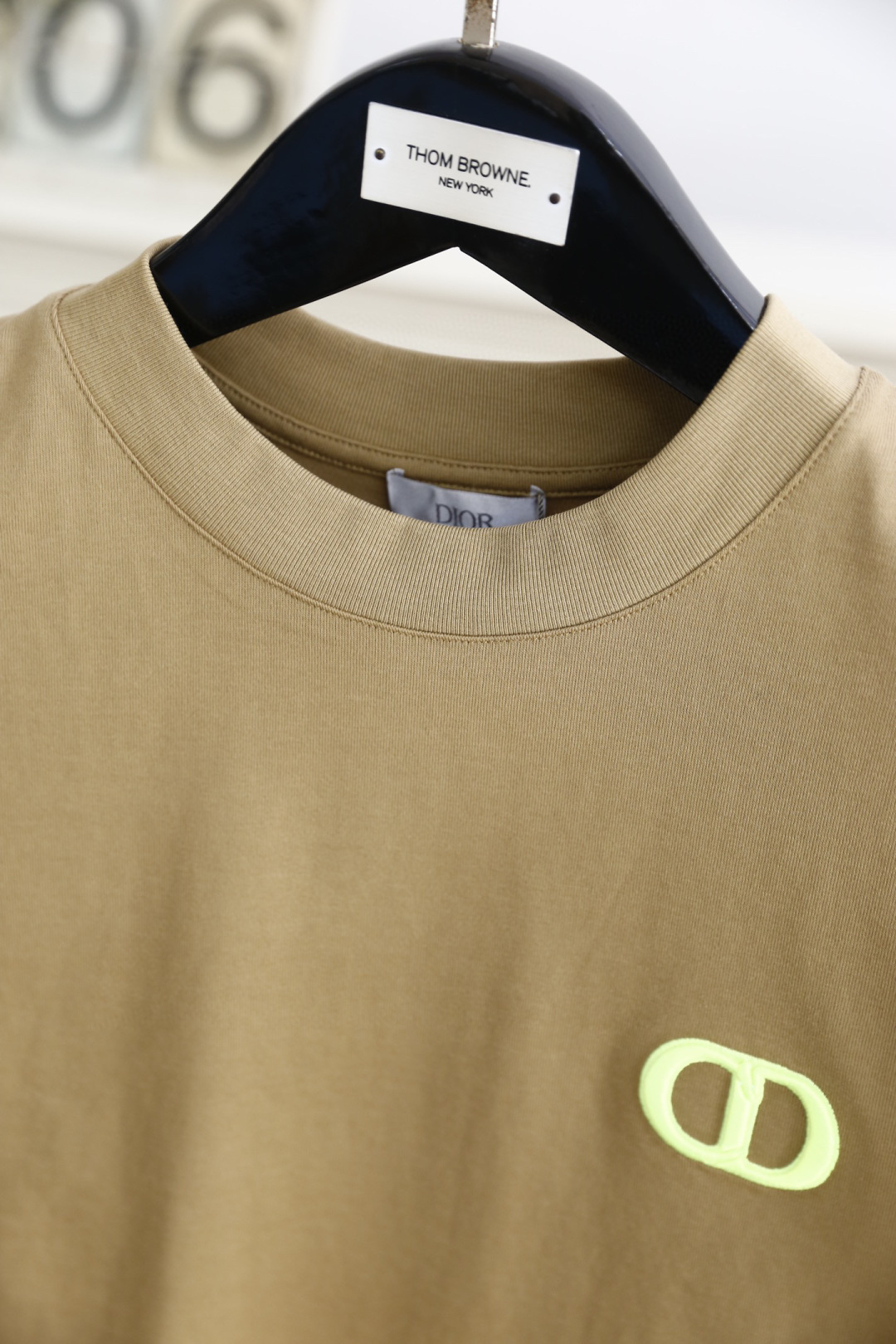 🔥迪奥/Christian D*or.
25早春新品！时尚男士圆领短袖🍃胸前奢华经典品牌LOGO标识标注