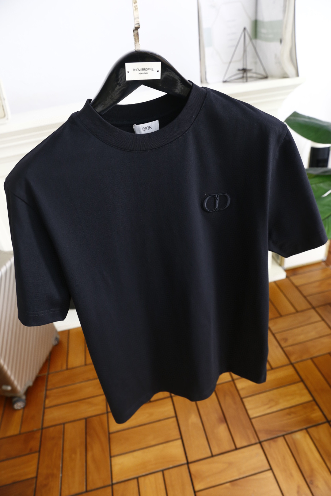 🔥迪奥/Christian D*or.
25早春新品！时尚男士圆领短袖🍃胸前奢华经典品牌LOGO标识标注