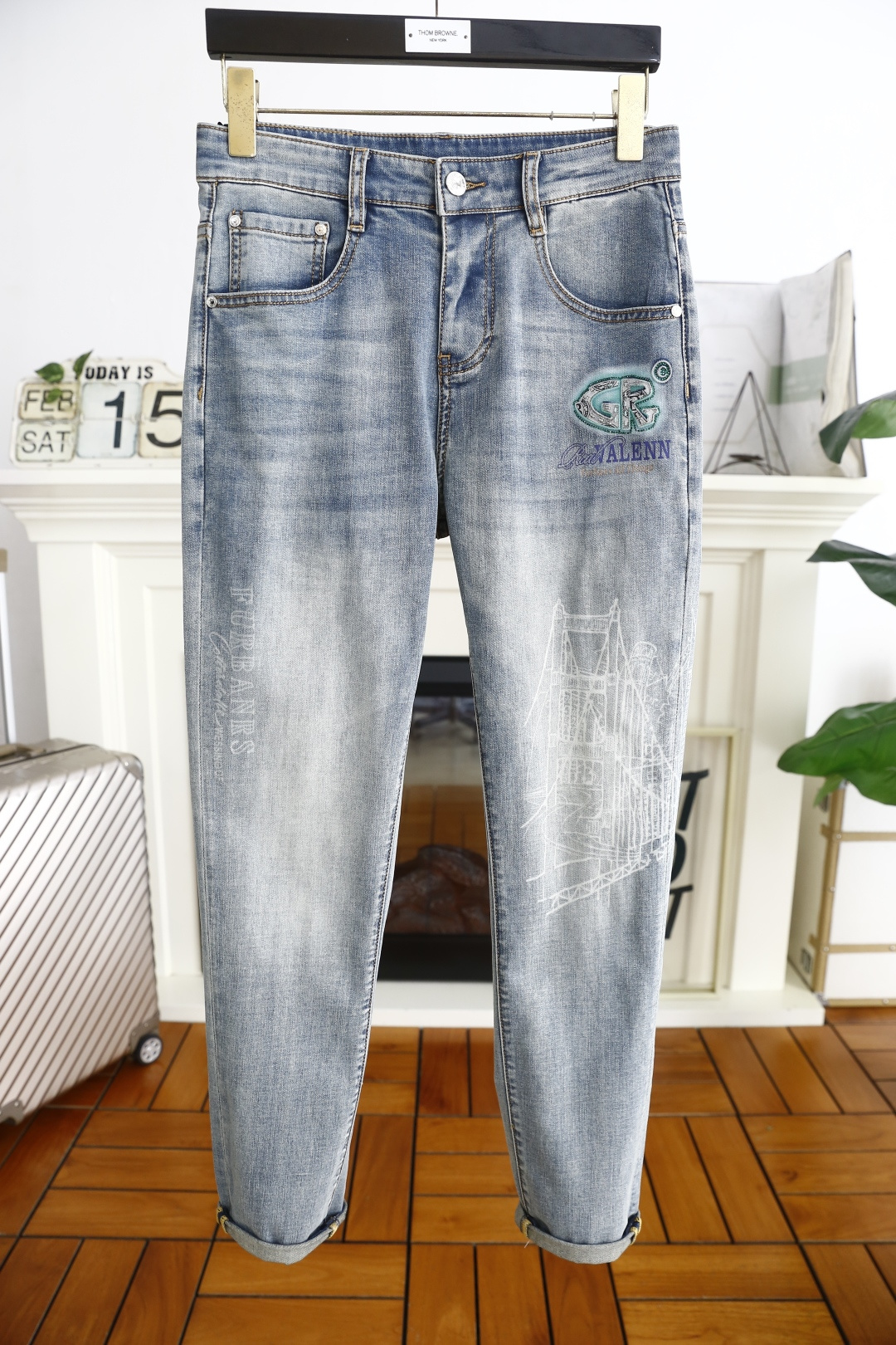 NO:119543,Dior. 25 Spring New Product Fashionable Men's Casual Jeans!  Overseas counter GW is launched simultaneously, and is designed with luxurious classic custom pattern with customer-supply washable elastic jeans legs!  Fashion trends have therefore become one of the biggest selling points and are extremely cost-effective. There is no confusion or trouble of color conflict. Such a rich high-end jeans are absolutely fashionable, casual and versatile!  A must-have for trendy men!  Counter sizes 29-36, there are 35!  Shipping the next day!  ,dior,jeans,alexander wang19860909迪奥. 25春季新品时尚男士休闲牛仔裤！海外专柜GW同步上市,采用客供水洗弹力牛仔裤腿奢华经典定制图案设计！时尚潮流因此已成为最大卖点之一而性价比又极高,没有颜色冲突的困惑或困扰,这么一款丰富内练高端牛仔裤,绝对时尚休闲百搭款！潮男必备！专柜尺码29-36,有35！隔天出货！,,dior,jeans,alexander wang,Men's clothing