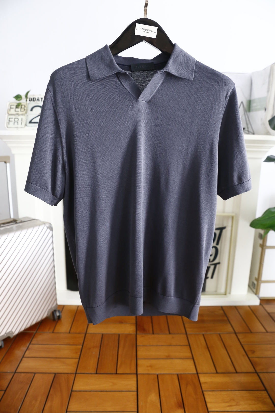 NO:122712,Jeni*/Ze*na. New spring 2025 products for men's knitted short-sleeved fashionable exquisite neckline design!  High-end custom versatile styles that anyone can easily control. Use high-end knitted fabrics!  Luxury classic element design, very high-end and must-have if you understand the goods!  The style and tailoring are slim styles, which are very exquisite, showing aura and highlighting the exquisiteness of business men. This is the unique feature, the right slim fit, and the upper body effect is very good!  Counter size M-3XL, shipped the next day!  ,zegna,T-shirt,alexander wang19860909杰尼*/Ze*na. 2025春季新品男士针织短袖时尚精致领口设计！高级定制百搭款式 任何人都可以轻松驾驭 采用高档针织面料！奢华经典元素设计,非常显档次懂货的必须入！版型剪裁属于修身款 非常精致,显气场,又会凸显商务男士的精致,这就是独到之处,恰到好处的修身,上身效果非常赞！专柜尺码M-3XL,隔天出货！,,zegna,T-shirt,alexander wang,Men's clothing