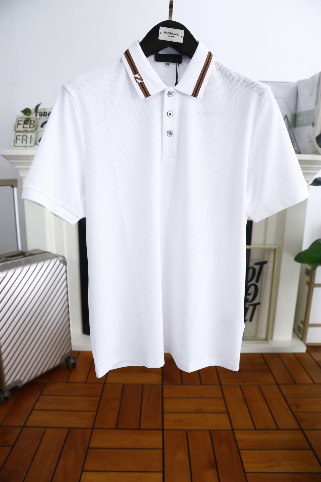 NO:122699,Jenny*/Zeg*a. New products for spring 2025!  Classic fashion lapel polo short-sleeved fashion item design, more fashionable and comfortable, high-standard customization, very stylish on the upper body, luxury brand classic LOGO pattern customer-supplied auxiliary materials, imported high-end comfortable breathable fabric with very delicate texture, exquisite and exquisite detailing and exquisite accessories, all supplied by foreign customers, a very high shaping item, can be matched with any fashion, super good style, a must-have item for trendy men, counter size: 48-56, shipped the next day!  ,zegna,T-shirt,alexander wang19860909杰尼*/Zeg*a. 2025春季新品！经典时尚翻领polo短袖时尚单品设计,更加时尚舒适,高标准定制,上身非常有型,奢华品牌经典LOGO图案 客供辅料,采用进口高档舒适透气面料质感非常细腻,细节工艺精湛考究,辅料皆为外商客供,塑造性极高的一款单品,任何时装都可以搭配,版型超级好 潮男必备单品 专柜尺码:48-56,隔天出货！,,zegna,T-shirt,alexander wang,Men's clothing