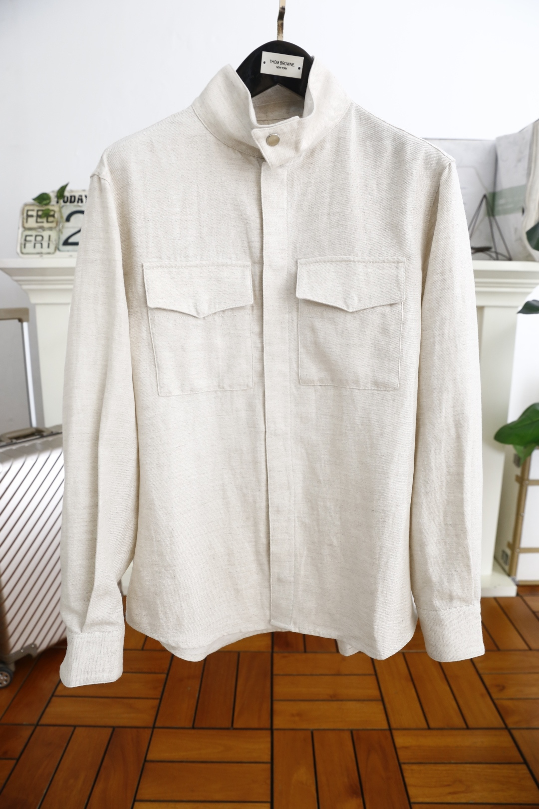 NO:124660,Zenia/Ze*na. Recommended for new spring 2025 products for men’s classic lapel jackets!  Luxury classic elements are required for artifacts that are early and late!  Fashion button design men's jacket, fashionable casual jacket jacket, high-end top comfortable Tencel linen fabric, the texture is high-end and delicate, with a strong sense of class and luxurious classic element design, both business and casual style, versatile style suitable for all occasions, and anyone can easily control it!  Counter code M-4XL, shipped the next day!  ,zegna,jackets & coats,jackets & coats,alexander wang19860909杰尼亚/Ze*na. 2025春季新品男士经典翻领夹克推荐！早出晚归必备神器奢华经典元素搭配！时尚扣子设计男士外套,时尚休闲外套夹克 ,采用高档顶级舒适天丝亚麻面料面料的质感很高档细腻,档次感强奢华经典元素设计,商务休闲兼备款,款式百搭适合各种场合 ,任何人都可以轻松驾驭！专柜码数M-4XL,隔天出货！,,zegna,jackets & coats,jackets & coats,alexander wang,Men's clothing