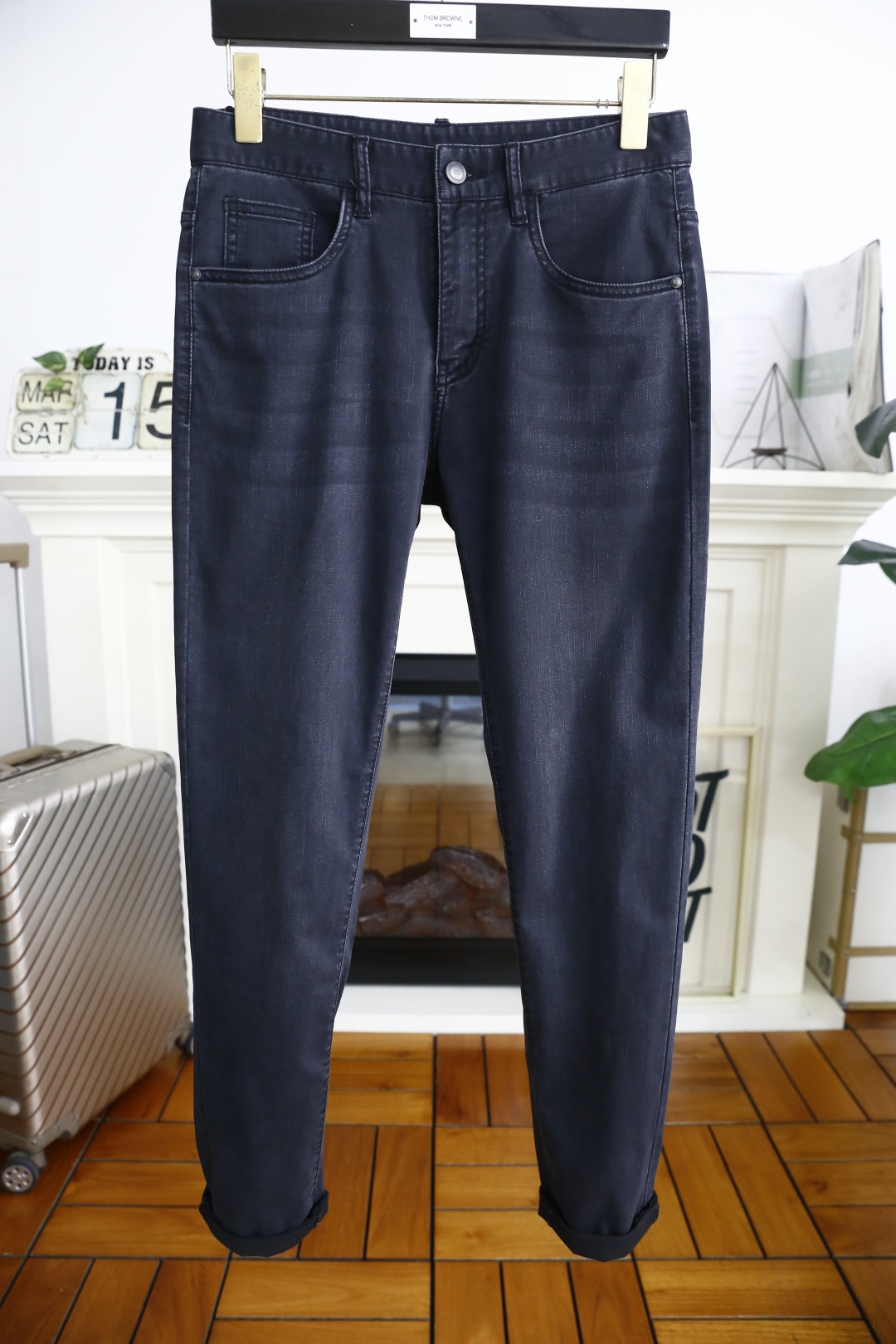 NO:130914,Burb*rry. 25 spring and summer fashion new products for men's classic small-foot jeans are made of customer-supplied water-washed elastic jeans, which are more fashionable. The luxurious classic logo logo highlights the brand's characteristics. The fashion trend has therefore become one of the biggest selling points and is extremely cost-effective. There is no confusion or trouble of color conflict. Such a rich high-end jeans are absolutely fashionable, casual and versatile!  A must-have for trendy men!  Counter size 30-36, shipped the next day!  ,burberry,burberry,jeans,alexander wang19860909巴宝丽/Burb*rry. 25春夏时尚新品男士经典小脚牛仔裤采用客供水洗弹力牛仔裤腿处水洗磨更潮范,奢华经典Logo标志彰显品牌特征,时尚潮流因此已成为最大卖点之一而性价比又极高,没有颜色冲突的困惑或困扰,这么一款丰富内练高端牛仔裤,绝对时尚休闲百搭款！潮男必备！专柜尺码30-36,隔天出货！,,burberry,burberry,jeans,alexander wang,Men's clothing