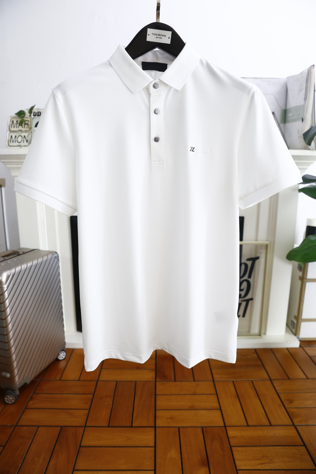 NO:133682,Jenny*/Zeg*a. New summer products!  Classic fashion lapel polo short-sleeved fashion item design, more fashionable and comfortable, high-standard customization, very stylish on the upper body, luxury brand classic LOGO pattern customer-supplied auxiliary materials, imported high-end comfortable breathable fabric with very delicate texture, exquisite and exquisite detailing and exquisite accessories, all supplied by foreign customers, a very shaping item, can be matched with any fashion, super good style, a must-have item for trendy men. Counter size: 48-58, shipped the next day!  ,zegna,T-shirt,alexander wang19860909杰尼*/Zeg*a. 夏季新品！经典时尚翻领polo短袖时尚单品设计,更加时尚舒适,高标准定制,上身非常有型,奢华品牌经典LOGO图案 客供辅料,采用进口高档舒适透气面料质感非常细腻,细节工艺精湛考究,辅料皆为外商客供,塑造性极高的一款单品,任何时装都可以搭配,版型超级好 潮男必备单品 专柜尺码:48-58,隔天出货！,,zegna,T-shirt,alexander wang,Men's clothing