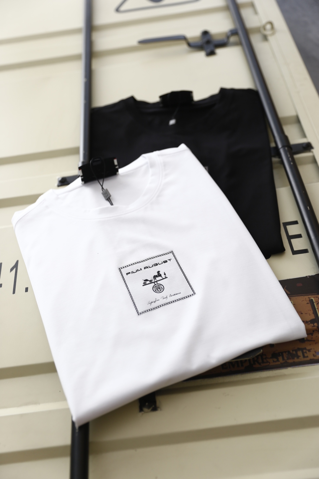 🔥爱马4/Her*es.
2025夏季新品男士圆领短袖🍃胸前奢华经典元素LOGO标识标注👍🏼上身就能体会