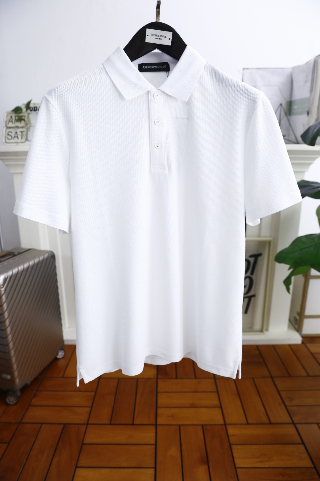 NO:146060,Armani. 2025 summer new product men's lapel short-sleeved POLO shirt collar brand exquisite LOGO design!  Anyone can easily control it with high-end top fine Judy cotton fabric!  It is very high-end and understandable. It must be purchased!  The style and tailoring are slim styles, which are very exquisite, showing aura and highlighting the exquisiteness of business men. This is the unique feature, the right slim fit, and the upper body effect is very good!  Counter size M-3XL, shipped the next day!  ,armani,T-shirt,alexander wang19860909阿玛尼. 2025夏季新品男士翻领短袖POLO衫领子品牌精致LOGO设计！任何人都可以轻松驾驭 采用高档顶级加细朱迪棉面料！非常显档次懂货的必须入！版型剪裁属于修身款 非常精致,显气场,又会凸显商务男士的精致,这就是独到之处,恰到好处的修身,上身效果非常赞！专柜尺码M-3XL,隔天出货！,,armani,T-shirt,alexander wang,Men's clothing