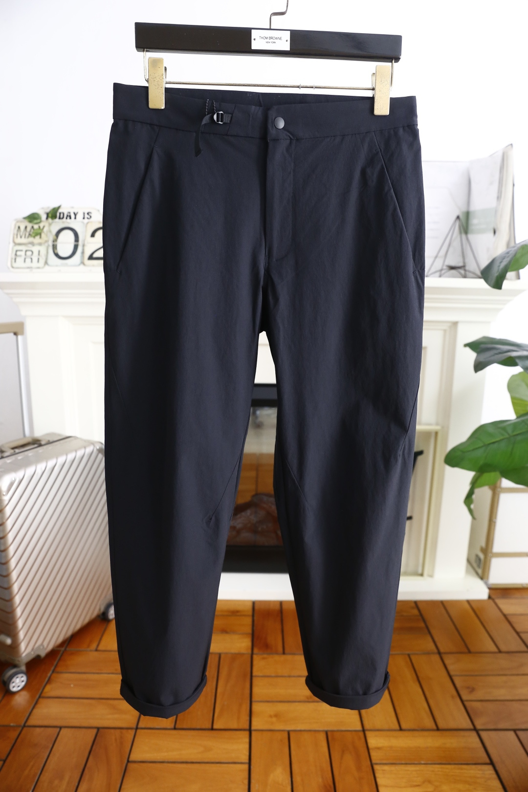 NO:159037,Prada. New versatile casual pants for men in summer! Fabric composition: 90 nylon 10 spandex (if there is any difference, follow the washing of wheat) New microwrinkle textured trousers, Teflon Triple-proof Technology | Breathable elastic Teflon Triple-proof fabric, referred to as 