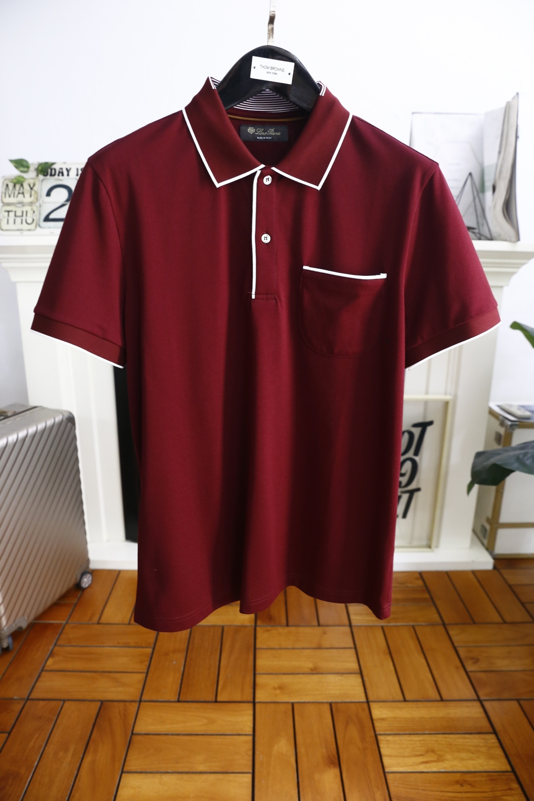 NO:410314,LP. New summer fashion lapel short sleeve high-end custom versatile style, luxurious classic pocket design on the chest, more practical, anyone can easily control the fabric, fully customized craftsmanship, back brand letter LOGO design, very high-end, those who understand goods must enter!  The style and tailoring are slim styles, which are very exquisite, showing aura and highlighting the exquisiteness of business men. This is the unique feature, the right slim fit, and the upper body effect is very good!  Counter size 48-56, shipped the next day!  ,loro piana,T-shirt,alexander wang19860909LP. 夏季新品时尚翻领短袖高级定制百搭款式 胸前奢华经典口袋设计 更有实用感 任何人都可以轻松驾驭 面料全订制工艺 后幅品牌字母LOGO设计,非常显档次懂货的必须入！版型剪裁属于修身款 非常精致,显气场,又会凸显商务男士的精致,这就是独到之处,恰到好处的修身,上身效果非常赞！专柜尺码48-56,隔天出货！,,loro piana,T-shirt,alexander wang,Men's clothing