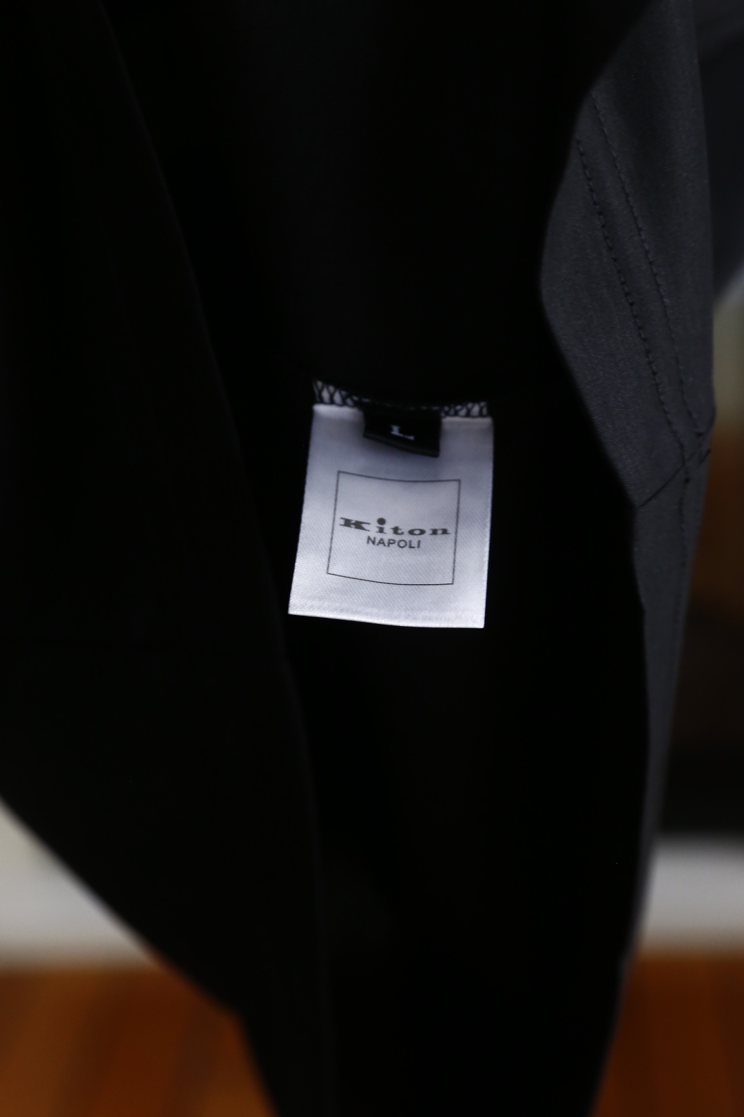 。🔅🔥kiton
2025夏季新品男士短袖👍🏼时尚经典圆领设计！胸前品牌字母LOGO搭配！高级定制百搭款