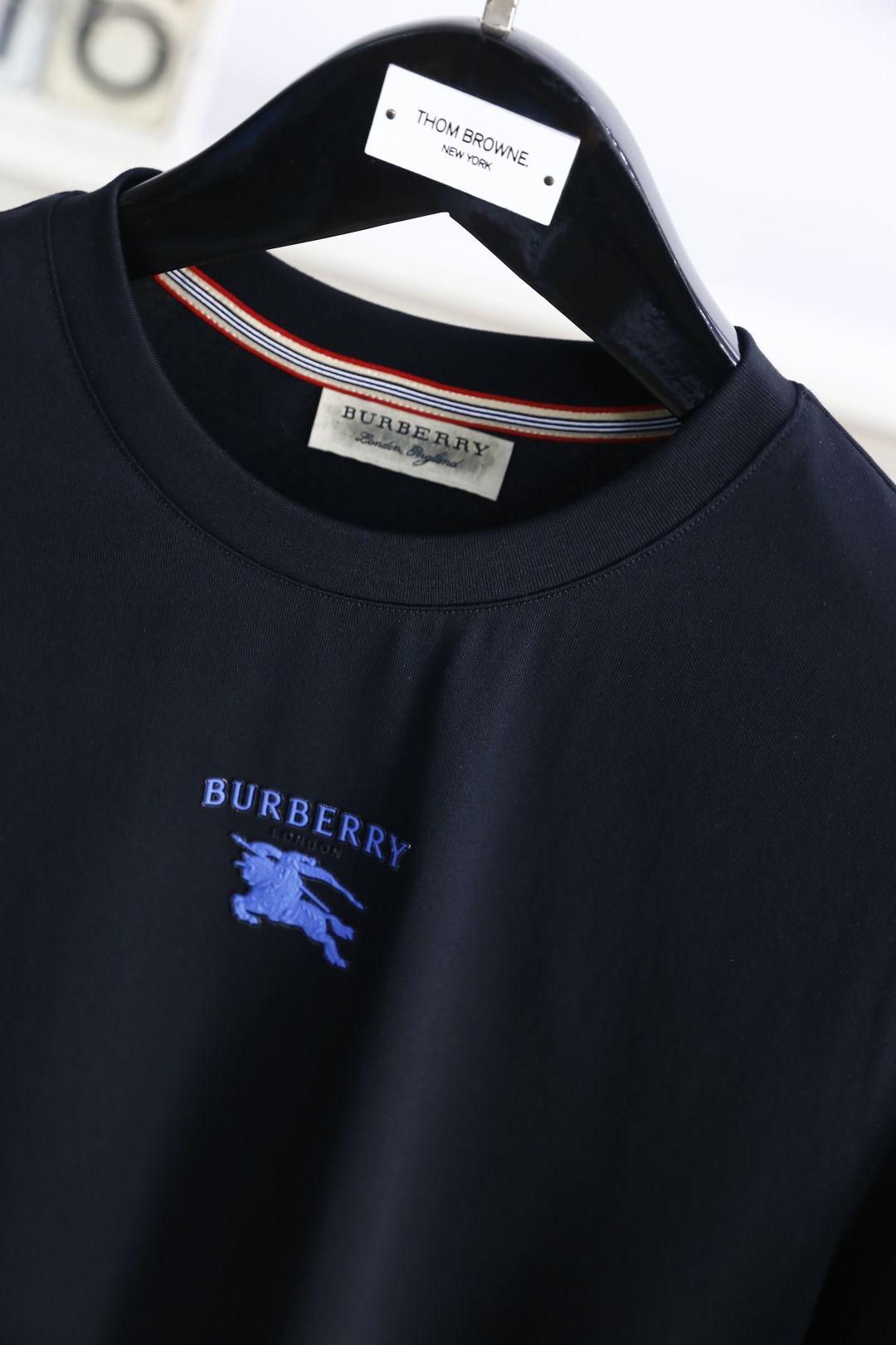 🔥巴宝丽/Burbe*ry.
25Bur夏季新品男士圆领短袖🍃市场最高版本🔝胸前品牌战马字母LOGO标识
