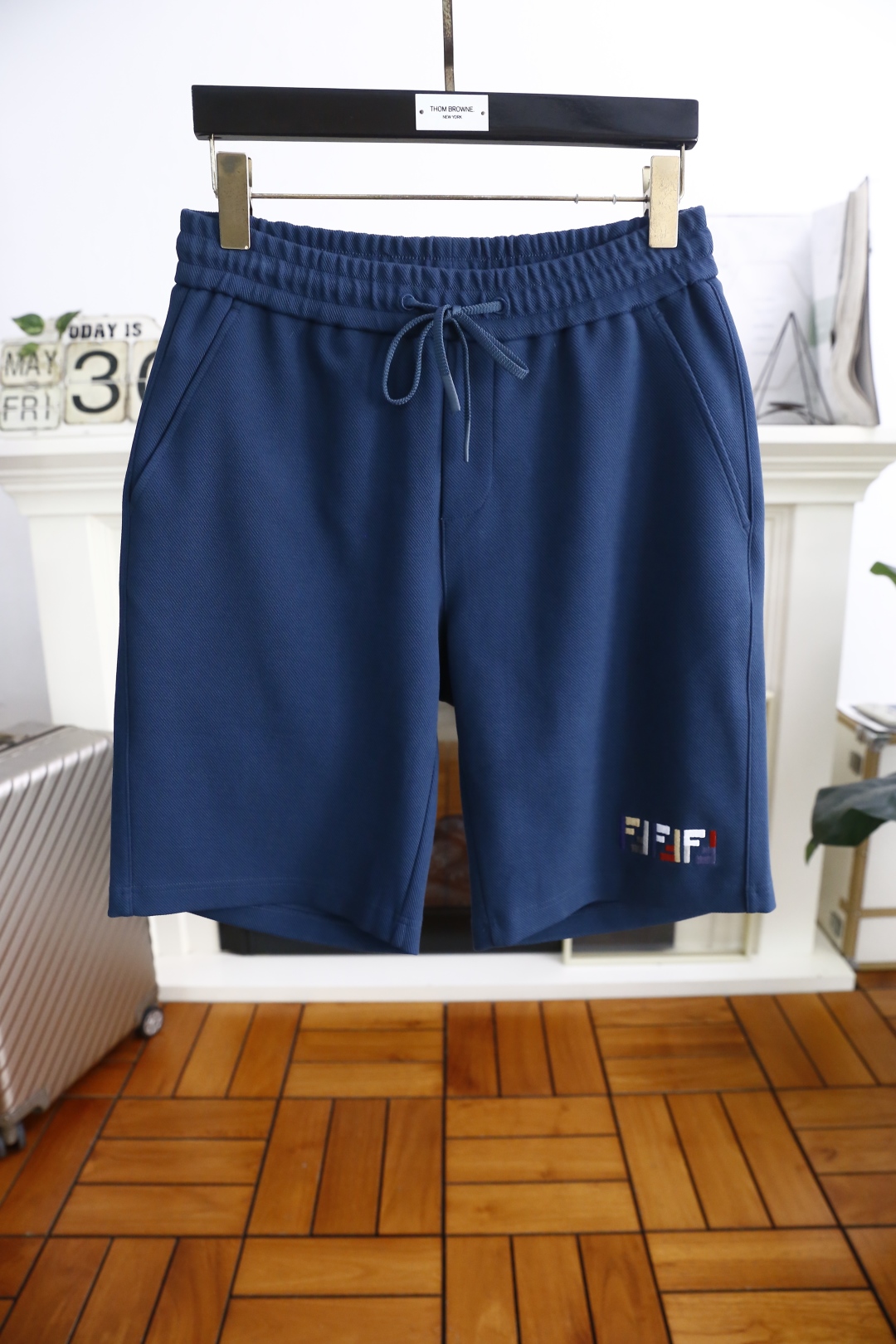 🔥芬迪/Fe*di.
2025夏季新品！时尚原單男士百搭松紧腰短裤🩳采用舒适面料亲肤感极佳🍃奢华经典品牌