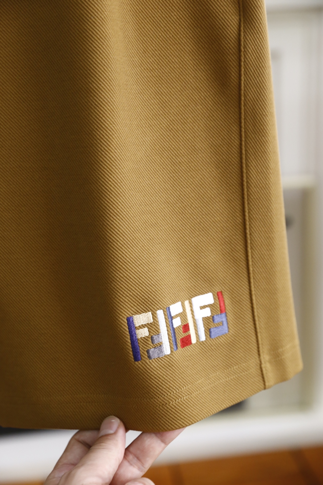 🔥芬迪/Fe*di.
2025夏季新品！时尚原單男士百搭松紧腰短裤🩳采用舒适面料亲肤感极佳🍃奢华经典品牌