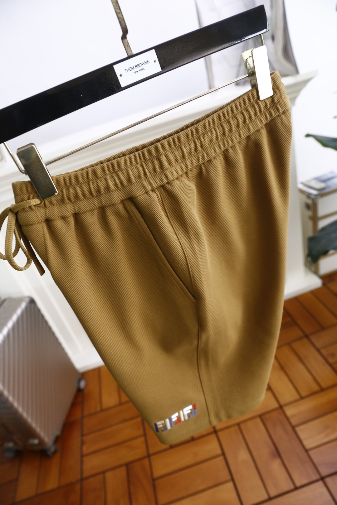 🔥芬迪/Fe*di.
2025夏季新品！时尚原單男士百搭松紧腰短裤🩳采用舒适面料亲肤感极佳🍃奢华经典品牌