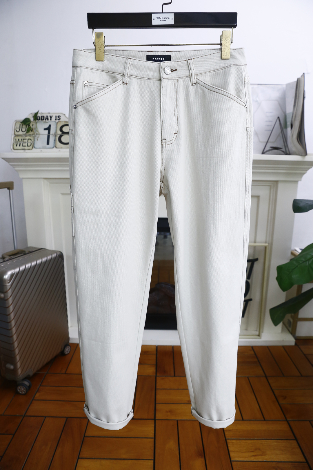 🔥迪奥/Christian Di*r.
2025夏季新品！时尚男士浅色百搭休闲裤！奢华经典品牌定制LOG