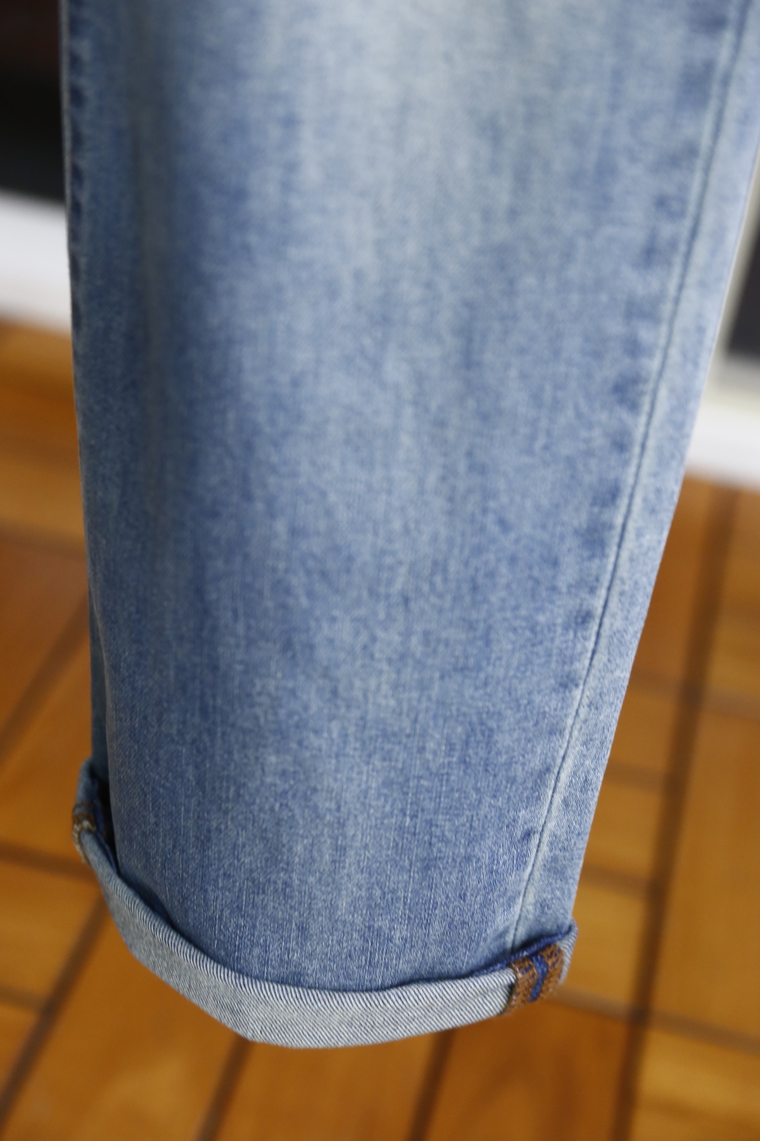 🔥巴黎世家.
2025夏季新品！时尚男士夏季薄款破洞牛仔裤👖采用客供水洗弹力牛仔裤！奢华经典品牌Logo