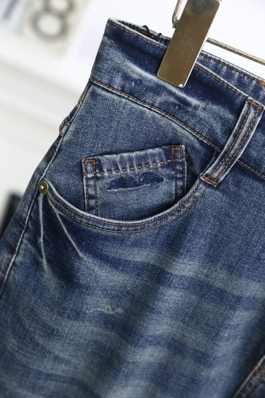 🔥芬迪/Fe*di.
2025夏季新品！时尚男士夏季薄款牛仔裤👖采用客供水洗弹力牛仔裤！海外版本😎奢华经