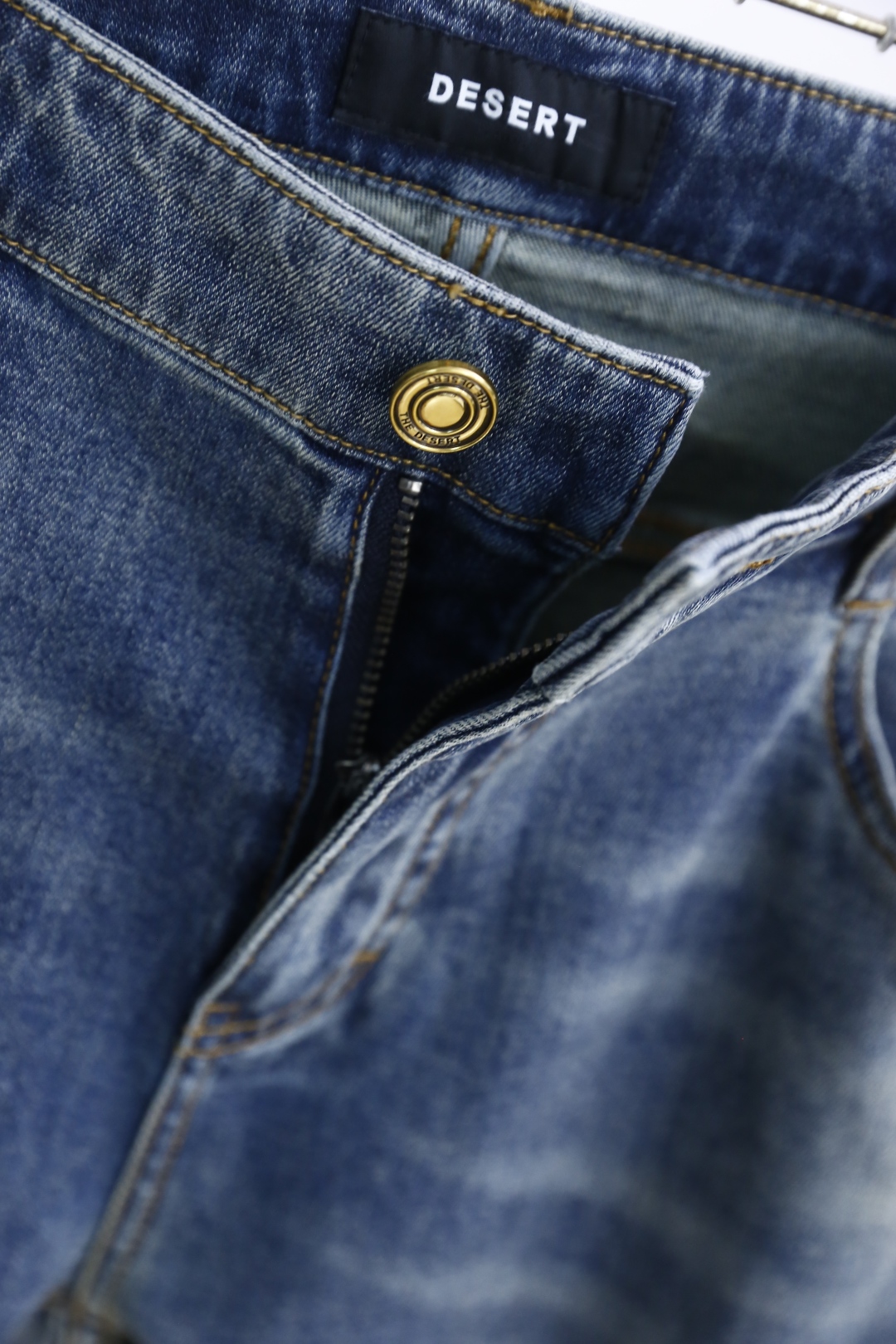 🔥路易威*/Louis Vuitt*n.
2025夏季新品！时尚男士夏季薄款牛仔裤👖采用客供水洗弹力牛仔