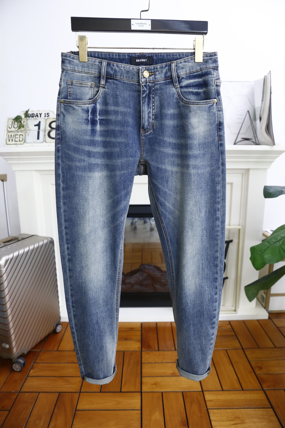 🔥路易威*/Louis Vuitt*n.
2025夏季新品！时尚男士夏季薄款牛仔裤👖采用客供水洗弹力牛仔