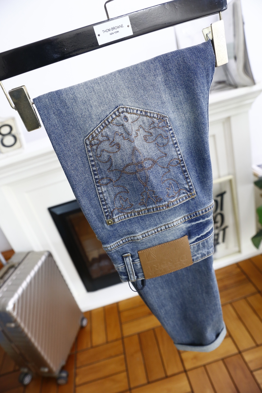 🔥路易威*/Louis Vuitt*n.
2025夏季新品！时尚男士夏季薄款牛仔裤👖采用客供水洗弹力牛仔