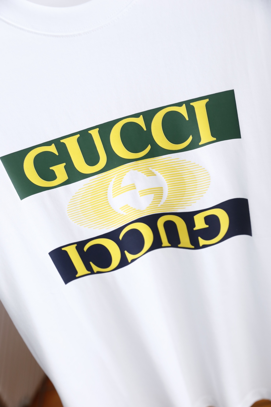 🔥古驰/Gu*ci.
2025夏季新品时尚圆领短袖！采用经典丝光云朵棉面料工艺 奢华经典品牌字母logo