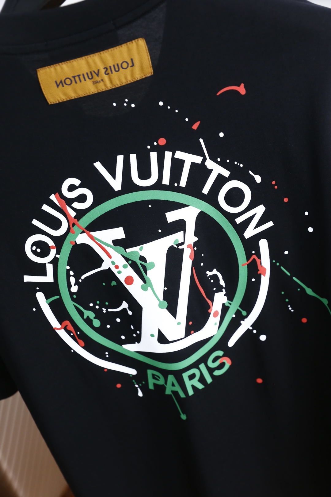 🔥路易威*/Louis Vuit*on.
2025夏季新款原单男士休闲短袖T恤！奢华经典品牌原版LOGO