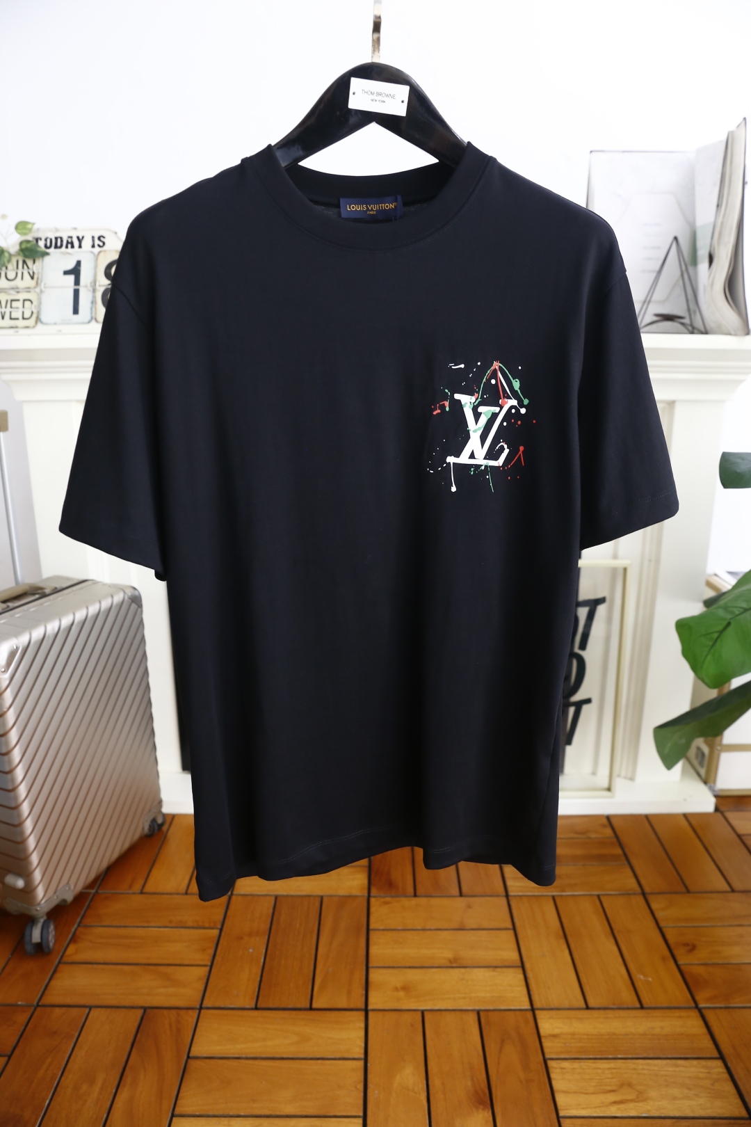 🔥路易威*/Louis Vuit*on.
2025夏季新款原单男士休闲短袖T恤！奢华经典品牌原版LOGO